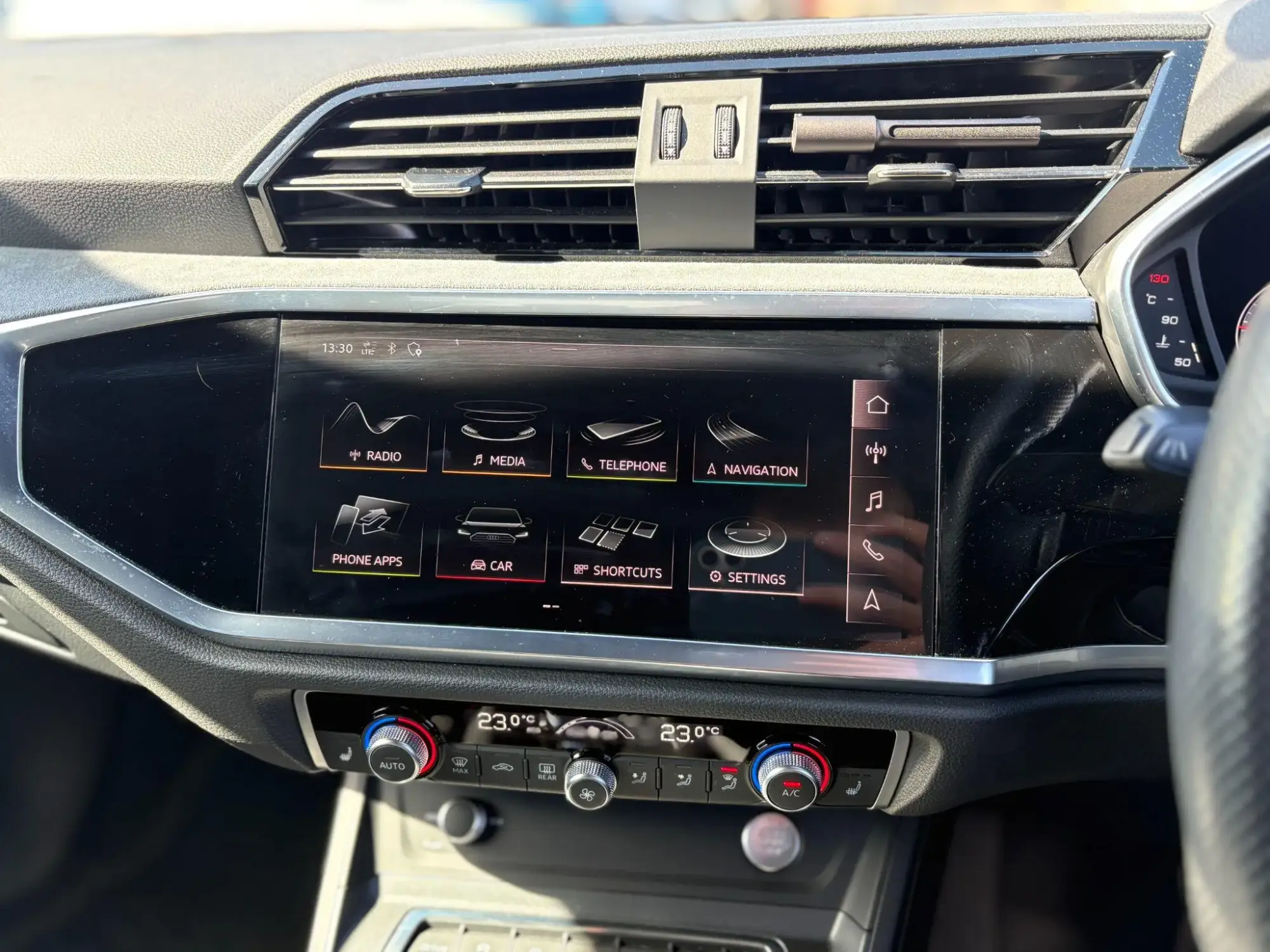 Audi Q3 Image 22