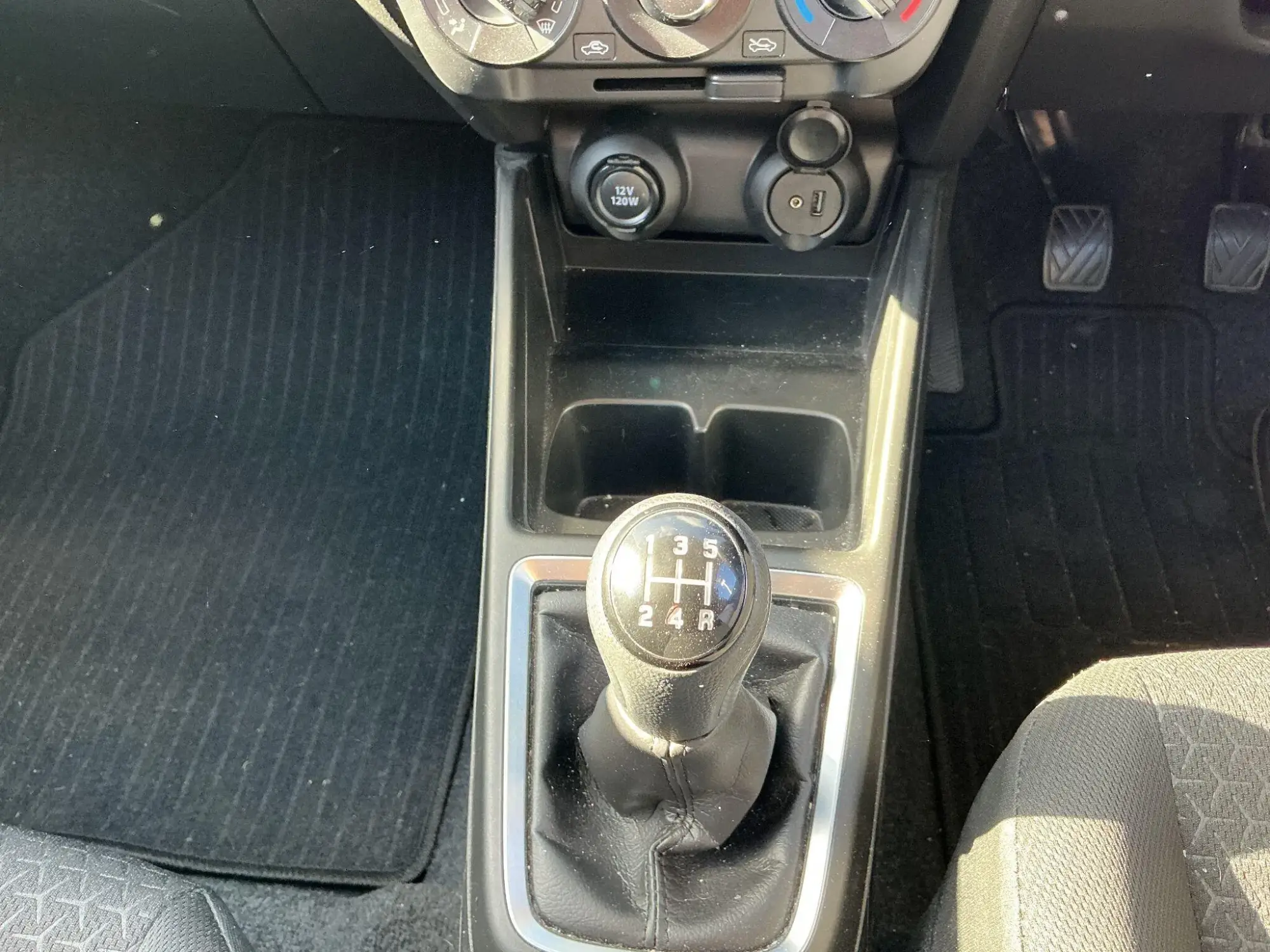Suzuki Swift Image 32 Suzuki Swift Image 32