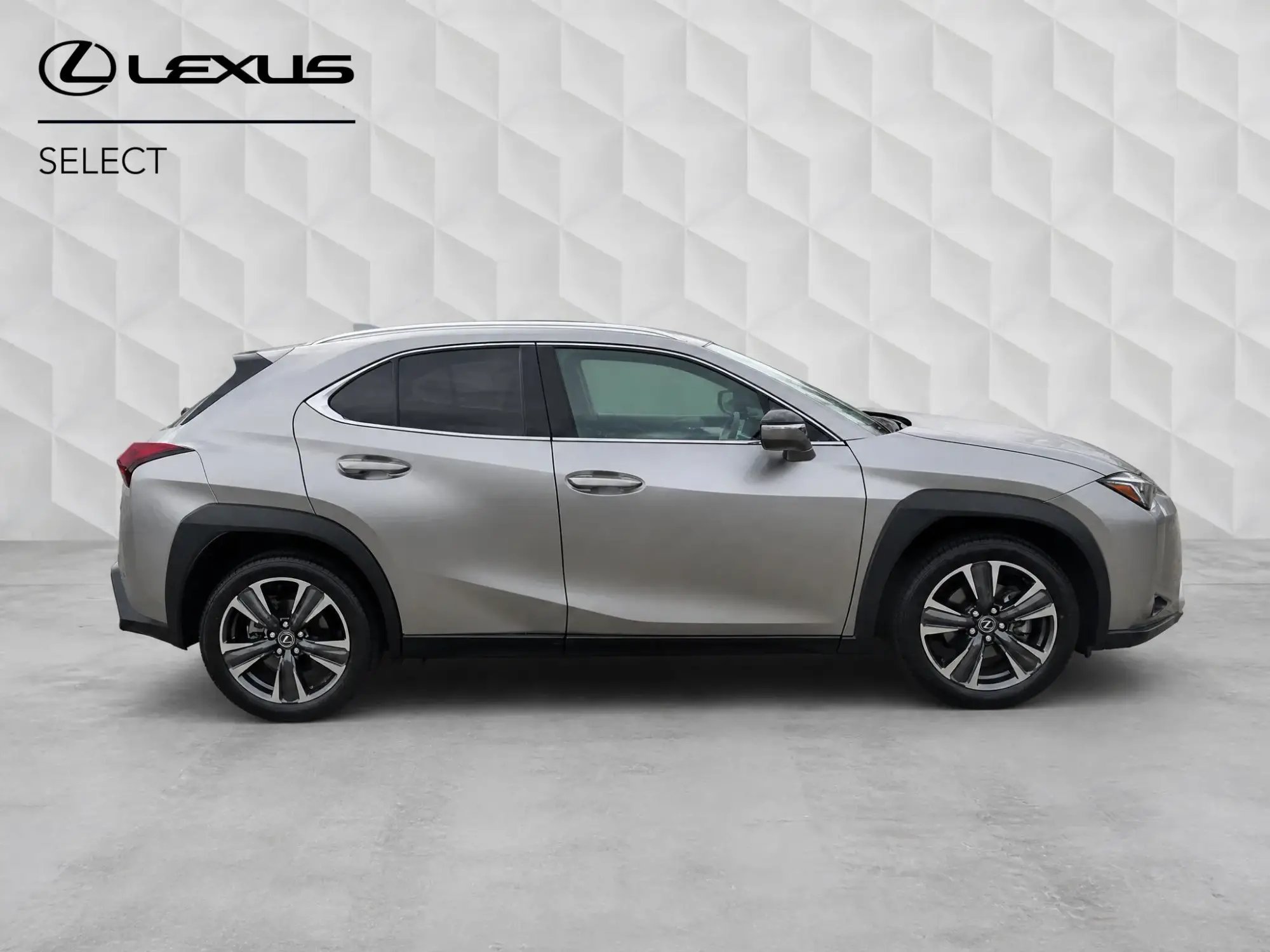 Lexus UX Self-Charging Hybrid 2.0 300h (Premium Plus) E-CVT Euro 6 (s/s) 5dr GV25MXO Image 2 Lexus UX Self-Charging Hybrid 2.0 300h (Premium Plus) E-CVT Euro 6 (s/s) 5dr GV25MXO Image 2