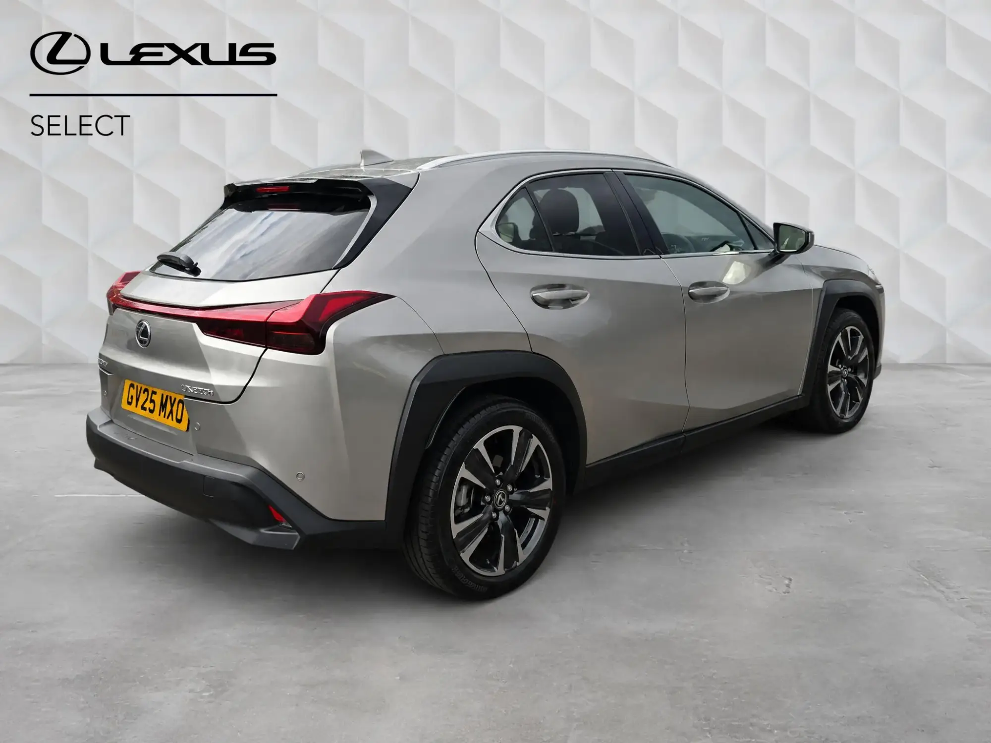 Lexus UX Self-Charging Hybrid 2.0 300h (Premium Plus) E-CVT Euro 6 (s/s) 5dr GV25MXO Image 3 Lexus UX Self-Charging Hybrid 2.0 300h (Premium Plus) E-CVT Euro 6 (s/s) 5dr GV25MXO Image 3