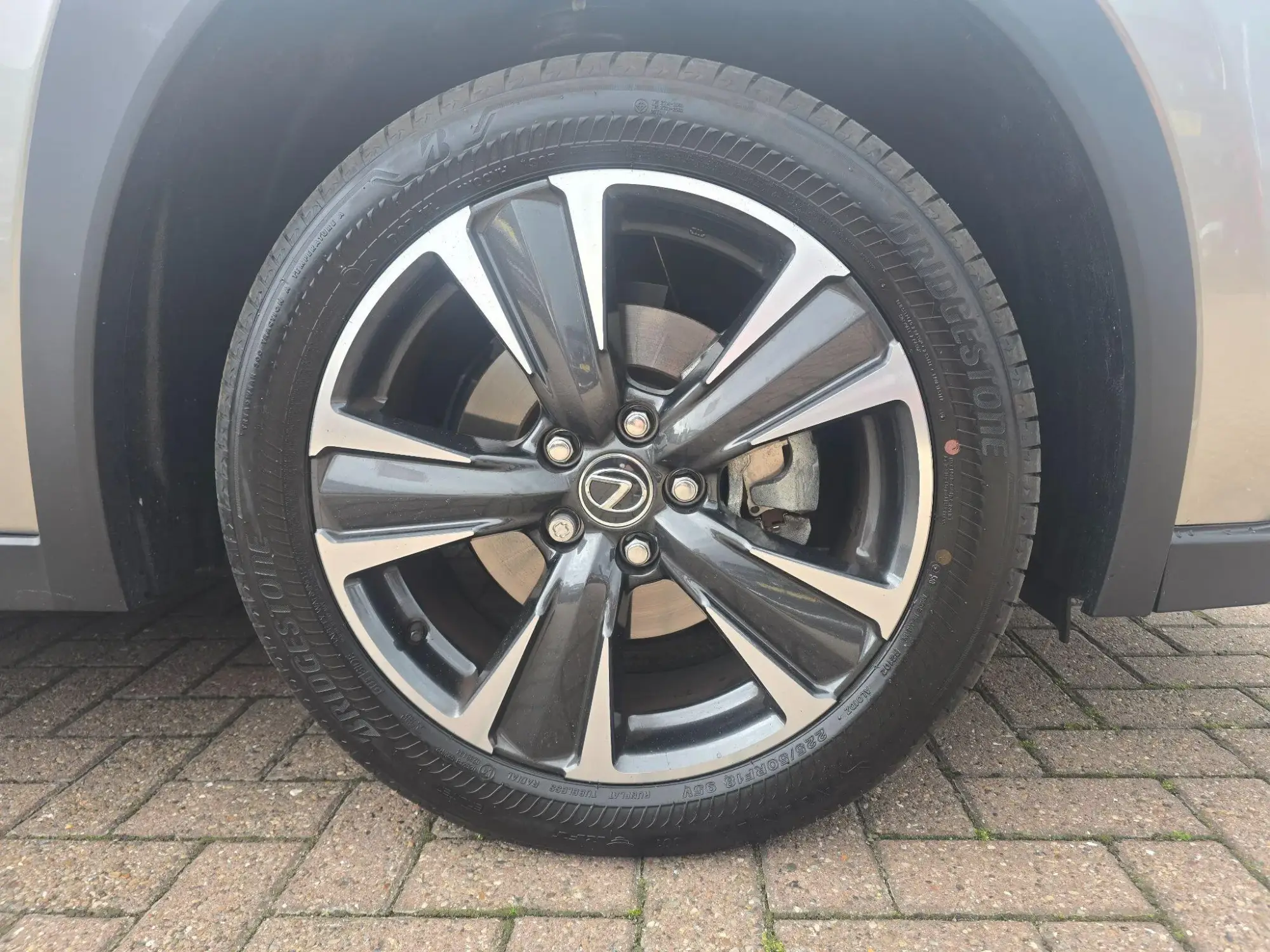 Lexus UX Self-Charging Hybrid Image 9 Lexus UX Self-Charging Hybrid Image 9
