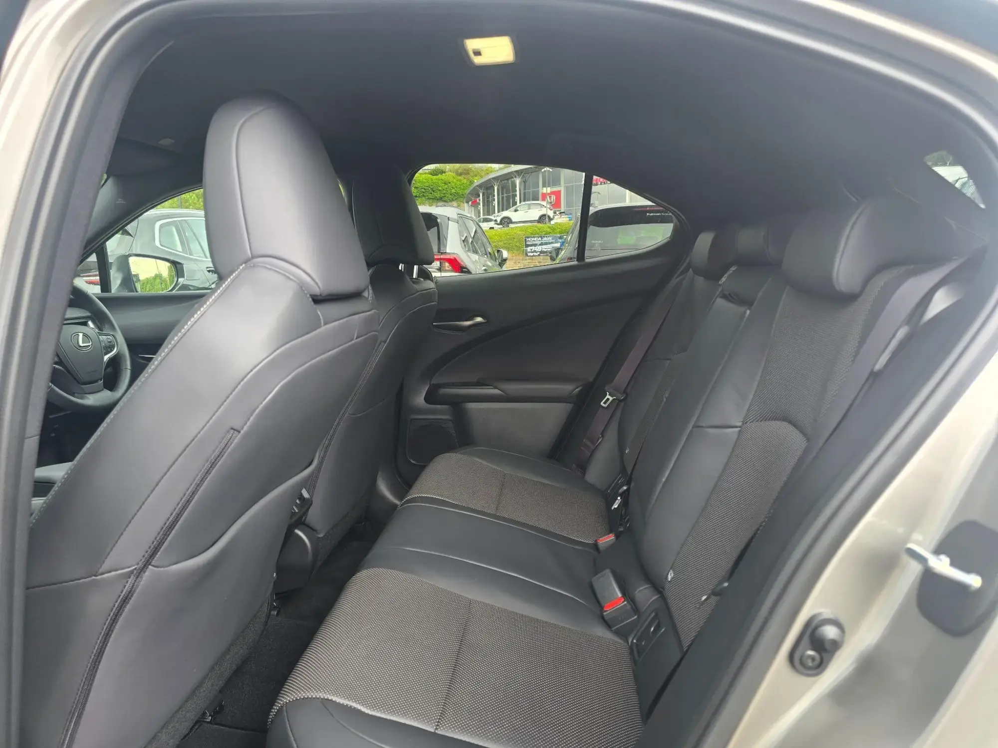 Lexus UX Self-Charging Hybrid Image 13 Lexus UX Self-Charging Hybrid Image 13