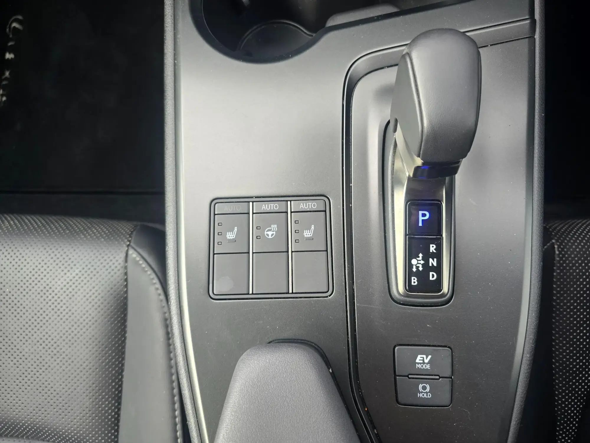Lexus UX Self-Charging Hybrid Image 23 Lexus UX Self-Charging Hybrid Image 23