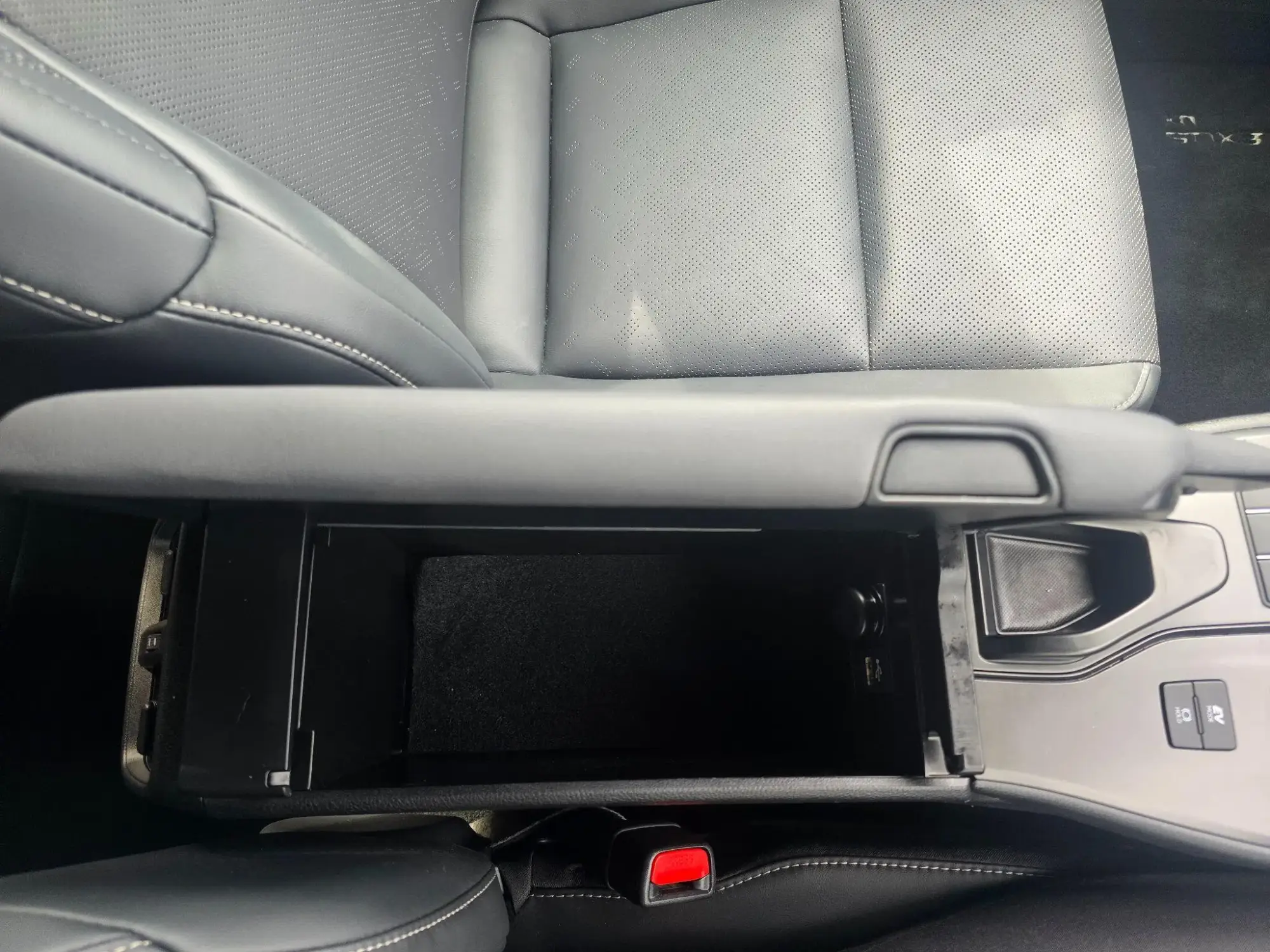 Lexus UX Self-Charging Hybrid Image 31 Lexus UX Self-Charging Hybrid Image 31