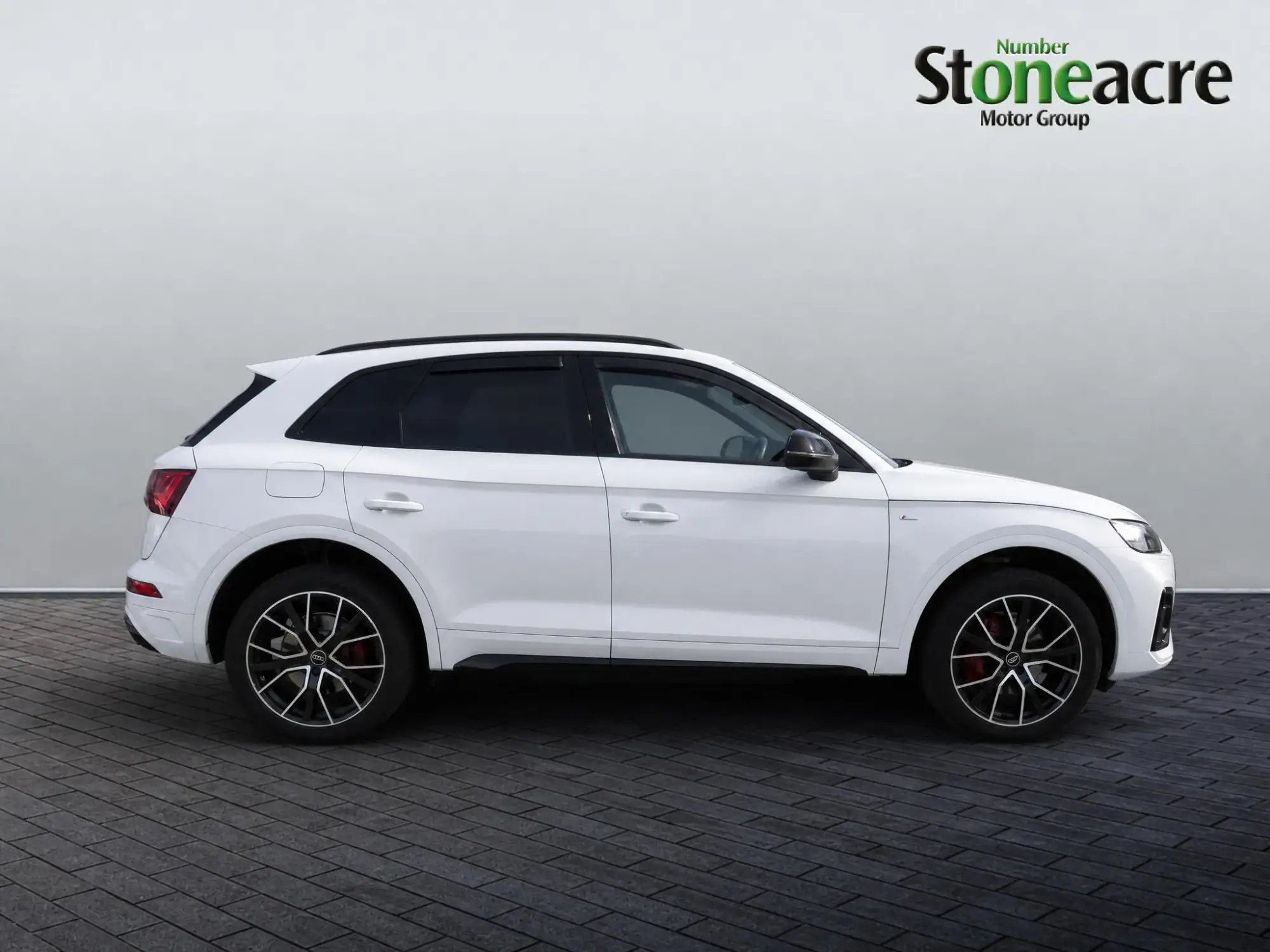 Audi Q5 2.0 TDI 40 Edition 1 S Tronic quattro Euro 6 (s/s) 5dr BV22NPJ Image 2 Audi Q5 2.0 TDI 40 Edition 1 S Tronic quattro Euro 6 (s/s) 5dr BV22NPJ Image 2