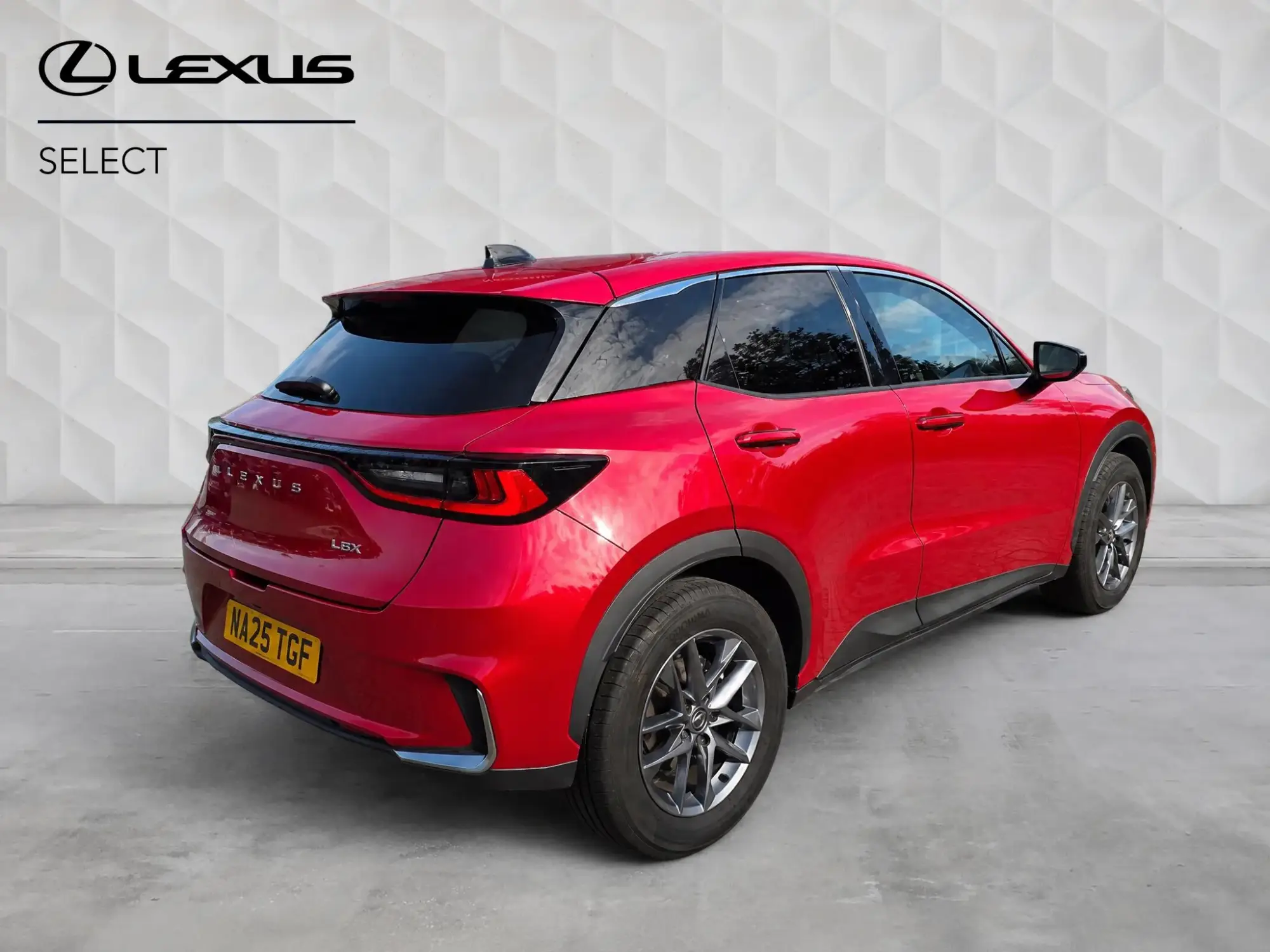 Lexus LBX 1.5 VVT-iE Premium E-CVT Euro 6 (s/s) 5dr NA25TGF Image 3 Lexus LBX 1.5 VVT-iE Premium E-CVT Euro 6 (s/s) 5dr NA25TGF Image 3