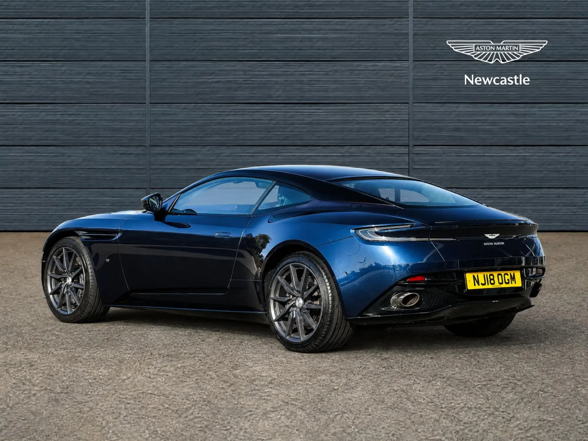Aston Martin DB11 Image 4 Aston Martin DB11 Image 4