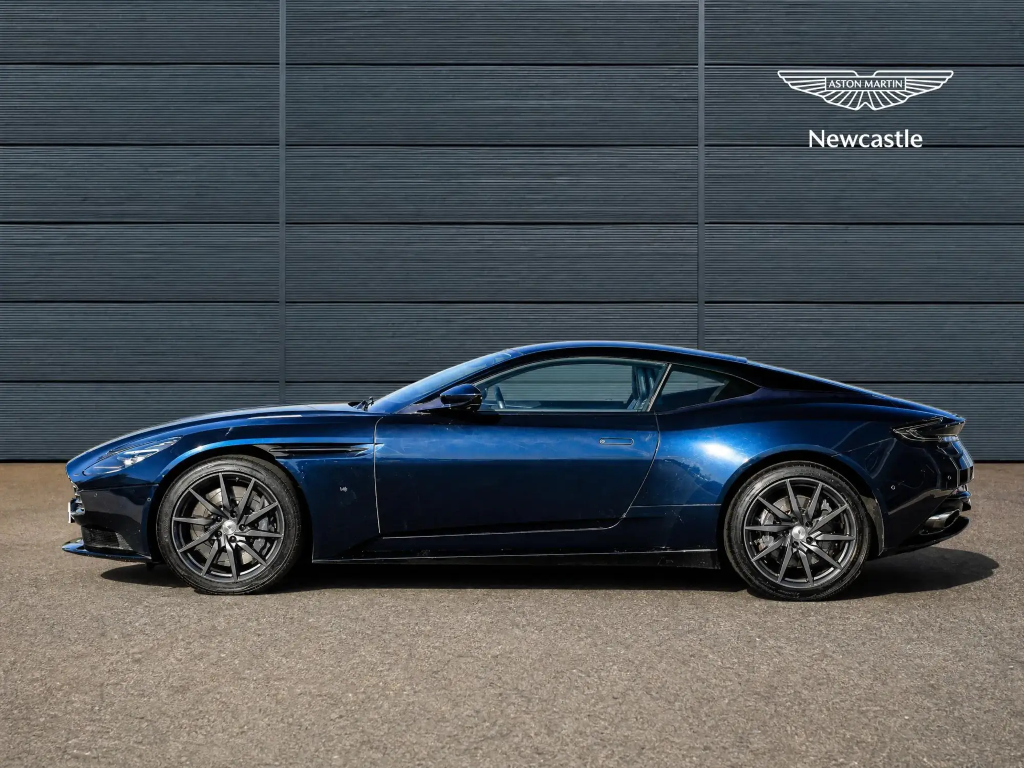 Aston Martin DB11 Image 6 Aston Martin DB11 Image 6