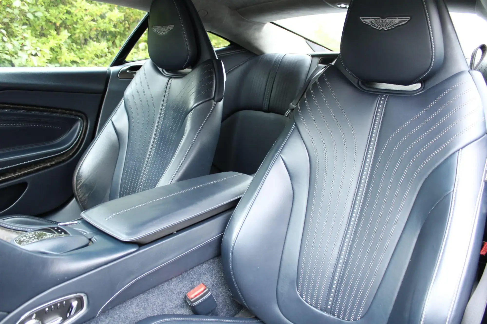 Aston Martin DB11 Image 13 Aston Martin DB11 Image 13