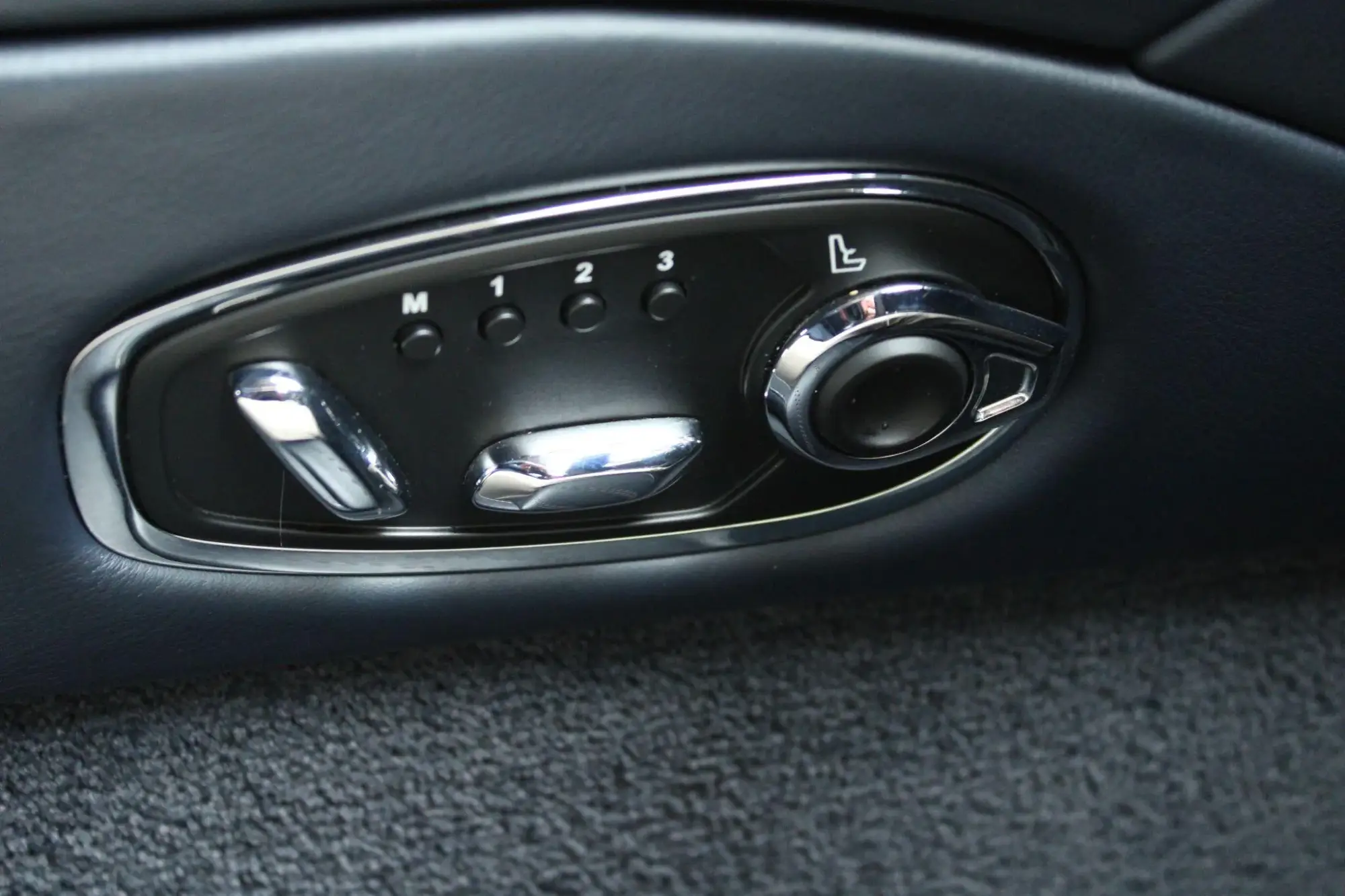 Aston Martin DB11 Image 18 Aston Martin DB11 Image 18