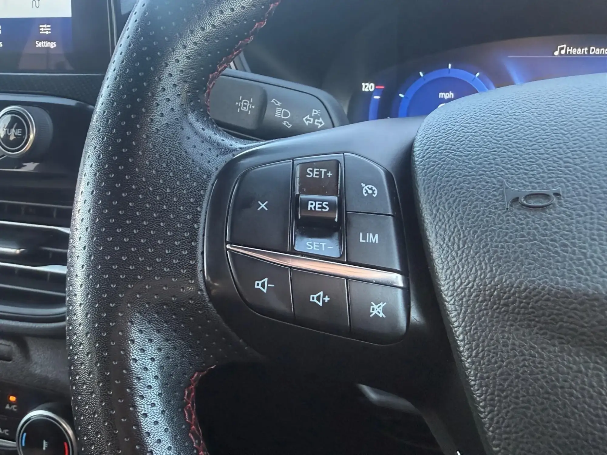 Ford Kuga Plug-In Hybrid Image 14 Ford Kuga Plug-In Hybrid Image 14