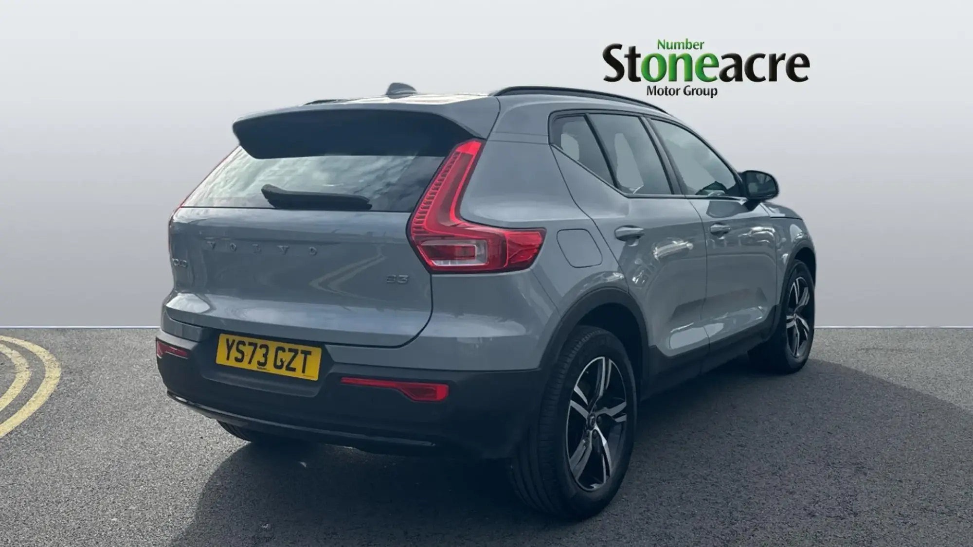 Volvo XC40 2.0 B3P Plus Dark 5dr Auto YS73GZT Image 2 Volvo XC40 2.0 B3P Plus Dark 5dr Auto YS73GZT Image 2