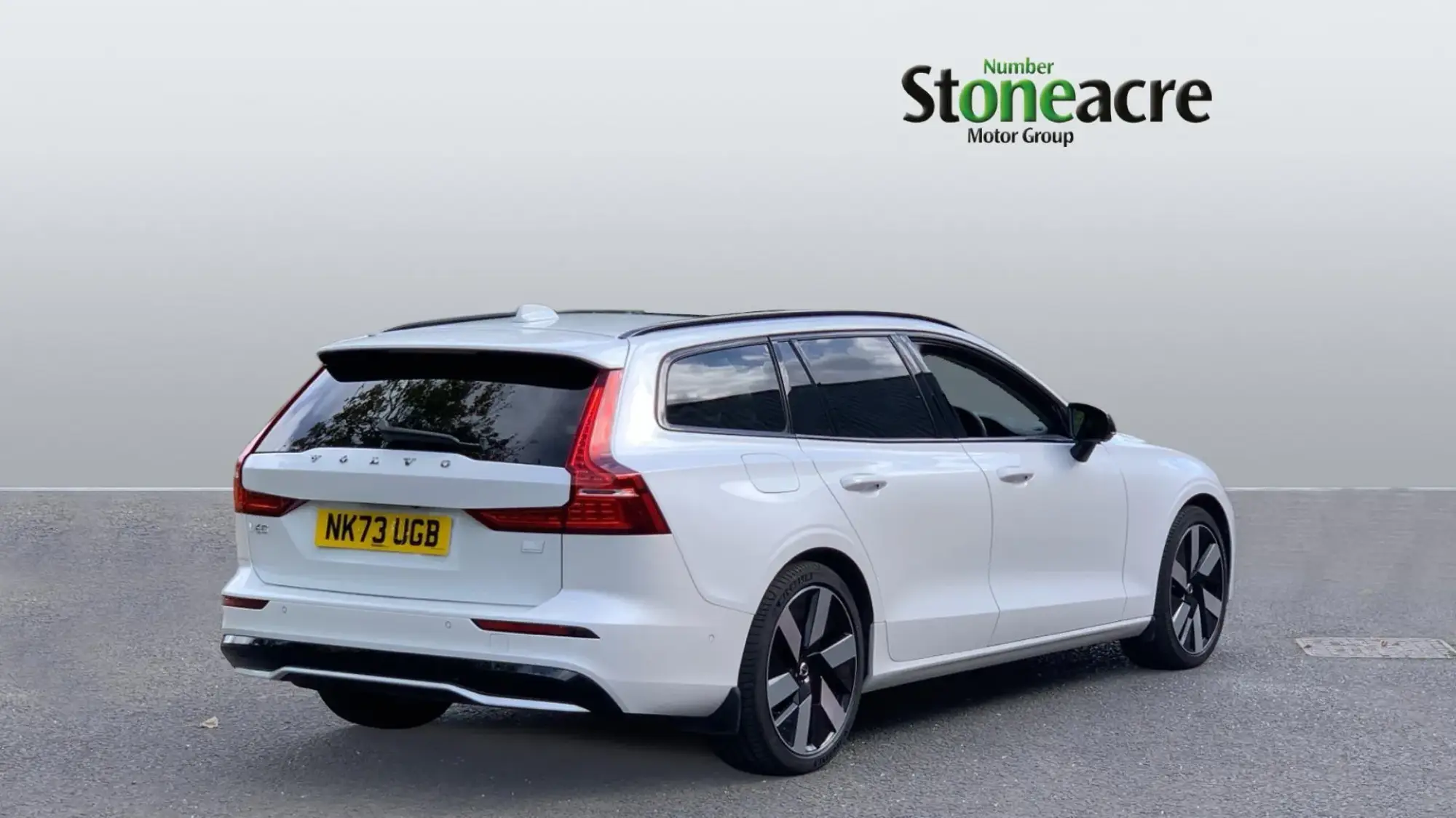 Volvo V60 2.0 T8 Recharge 18.8kWh Ultimate Auto AWD Euro 6 (s/s) 5dr NK73UGB Image 2
