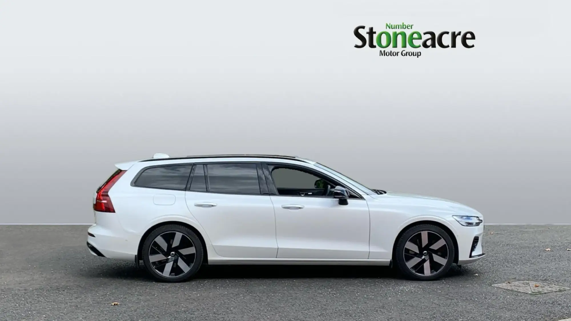 Volvo V60 2.0 T8 Recharge 18.8kWh Ultimate Auto AWD Euro 6 (s/s) 5dr NK73UGB Image 3