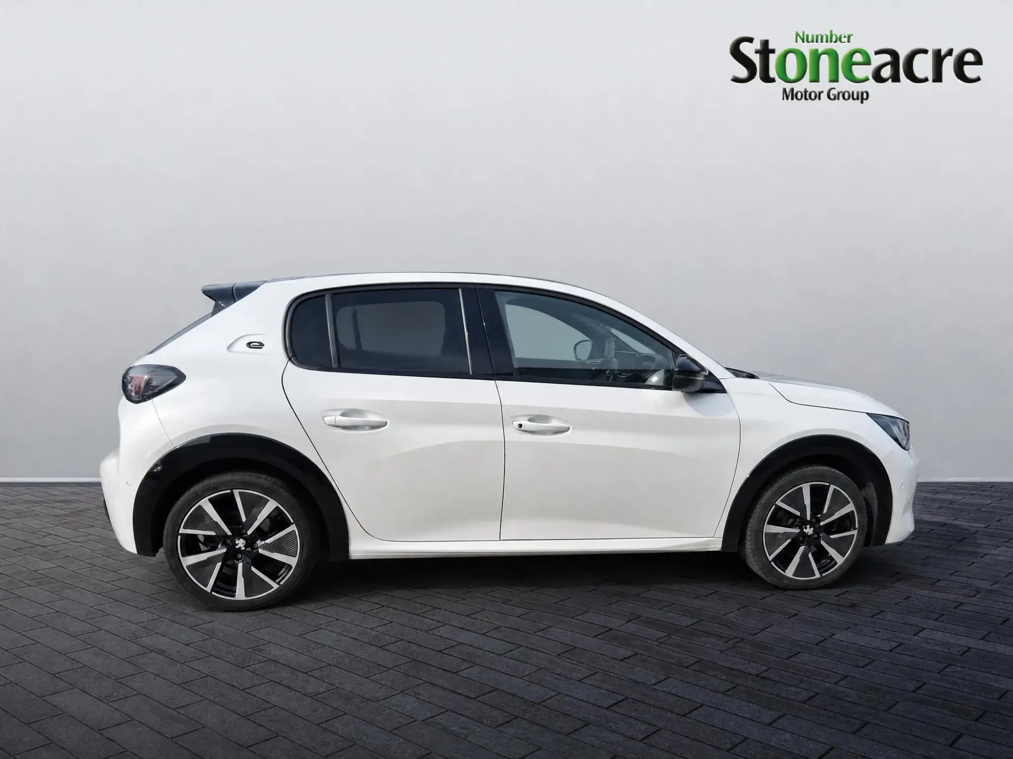 Peugeot E-208 Image 2