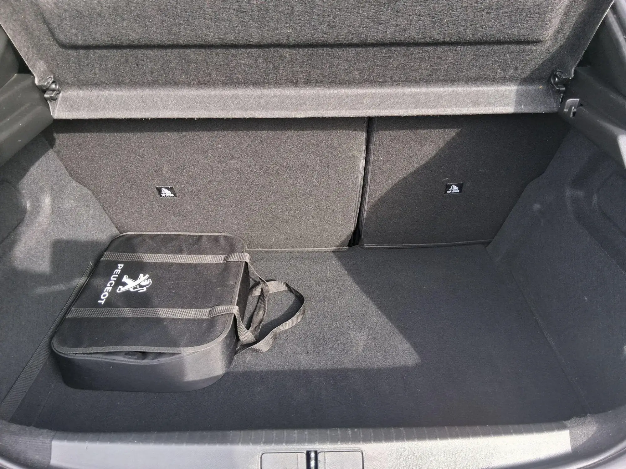 Peugeot E-208 Image 11