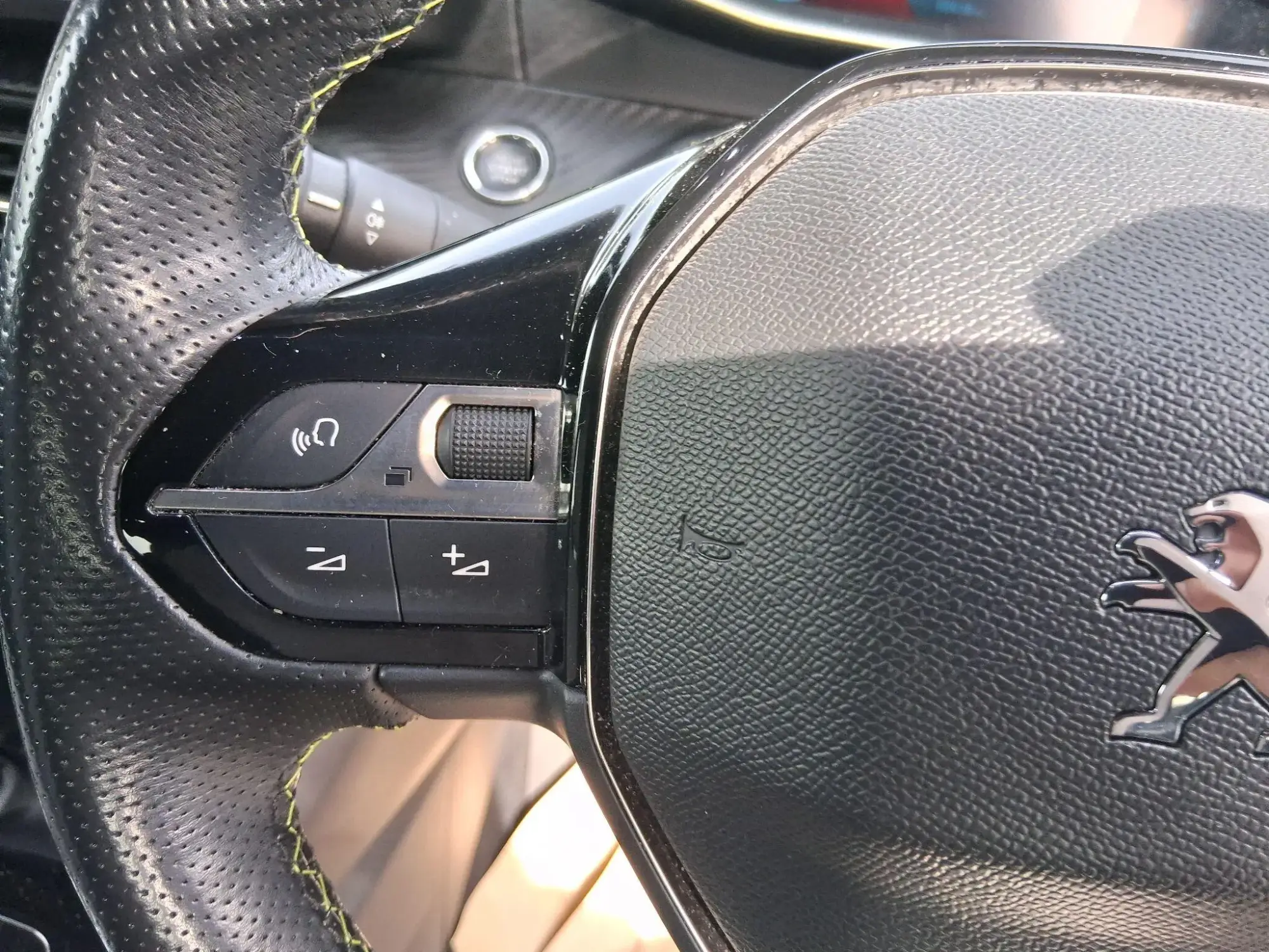 Peugeot E-208 Image 16