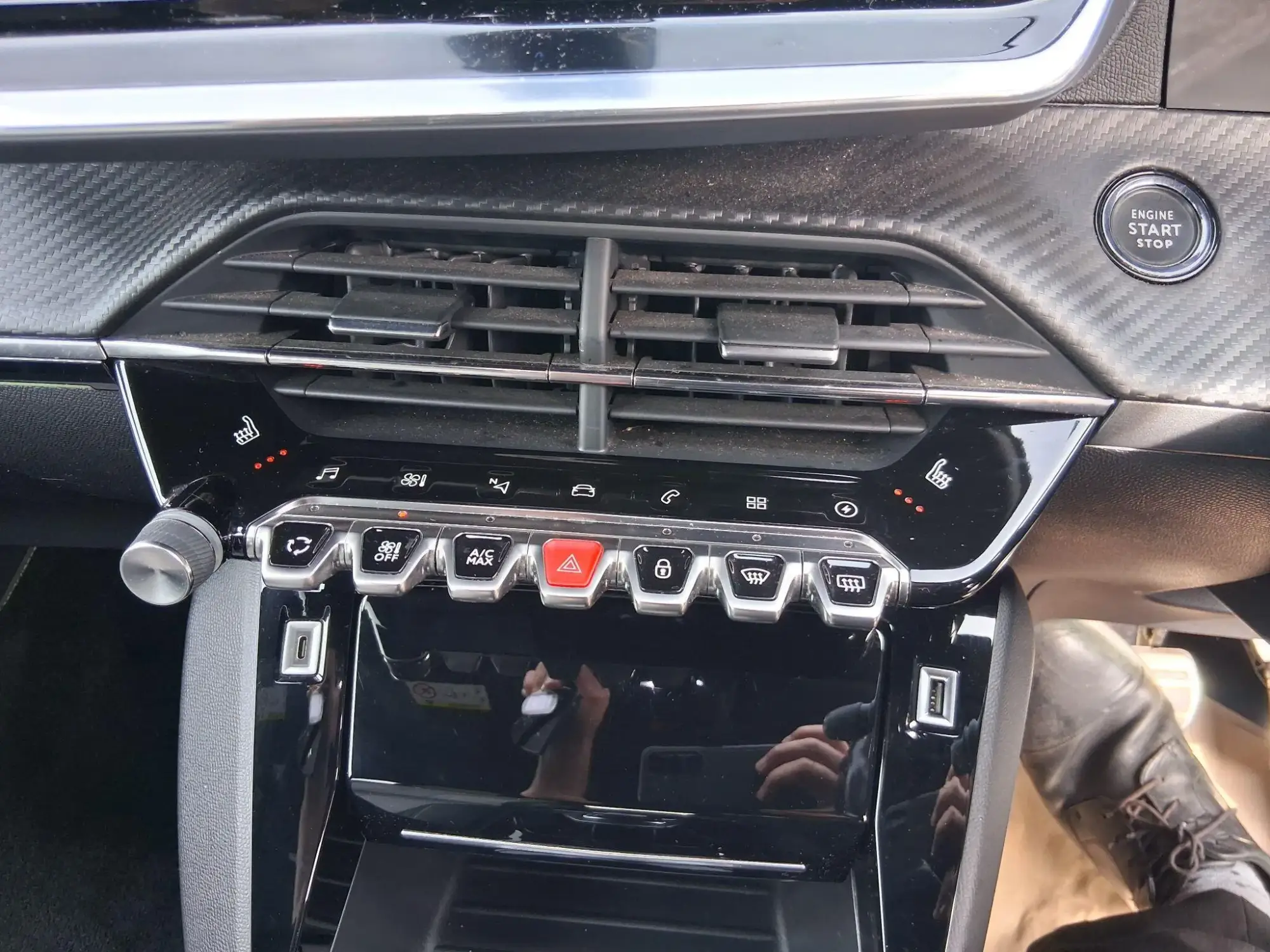 Peugeot E-208 Image 20