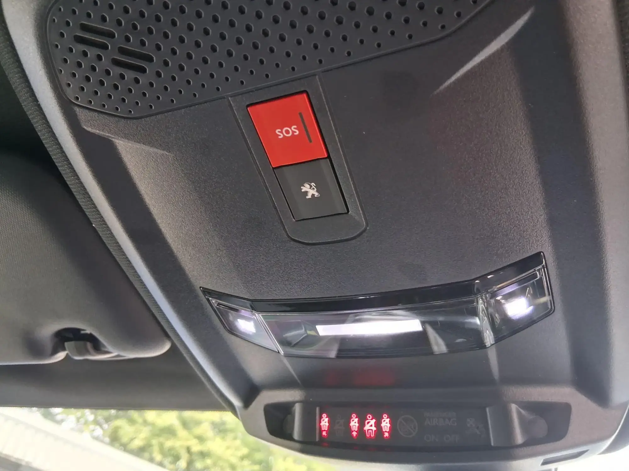 Peugeot E-208 Image 22