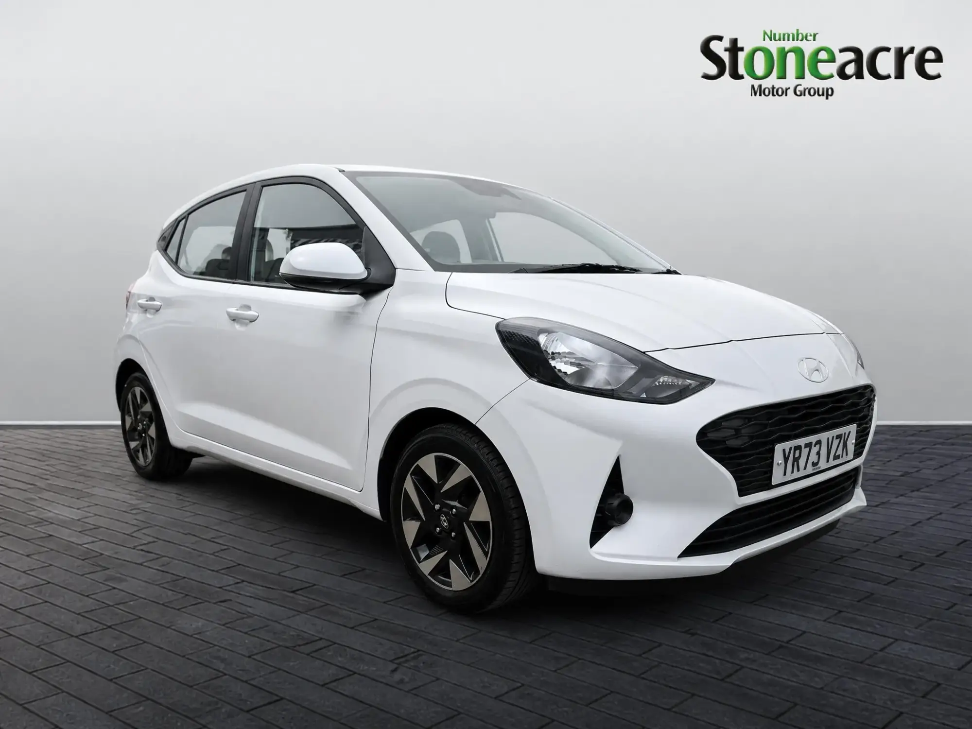 Hyundai i10 Image 1 Hyundai i10 Image 1
