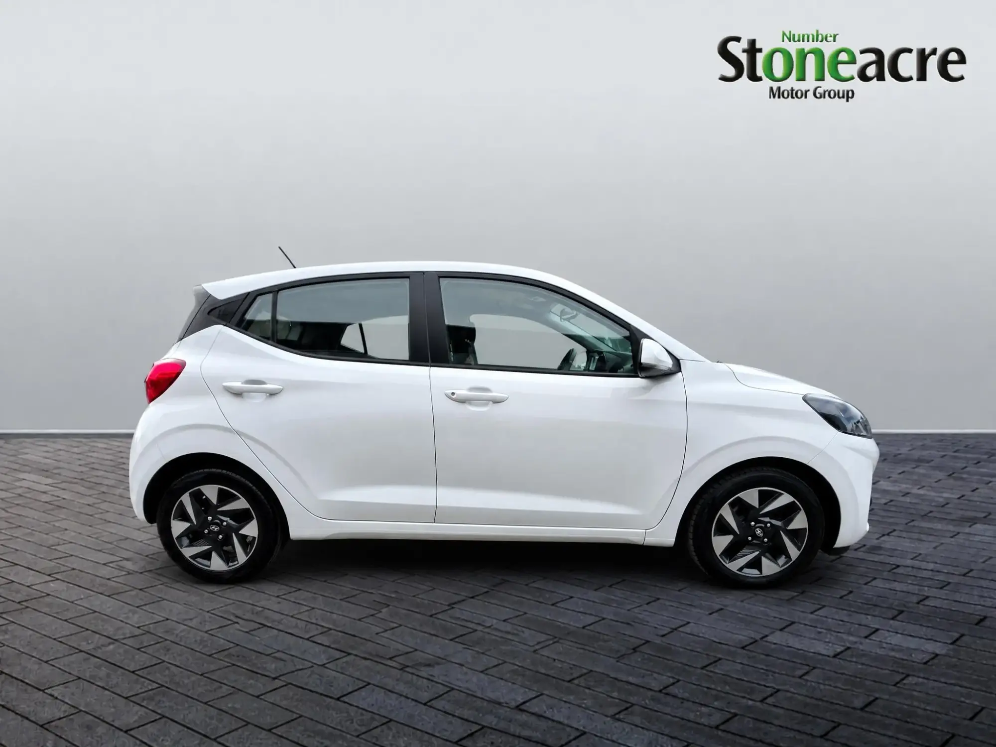 Hyundai i10 Image 2 Hyundai i10 Image 2