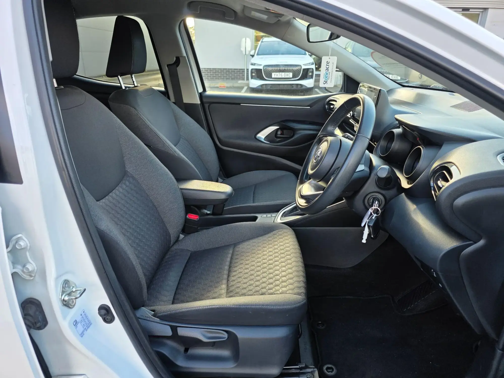 Toyota Yaris Hybrid Image 10 Toyota Yaris Hybrid Image 10