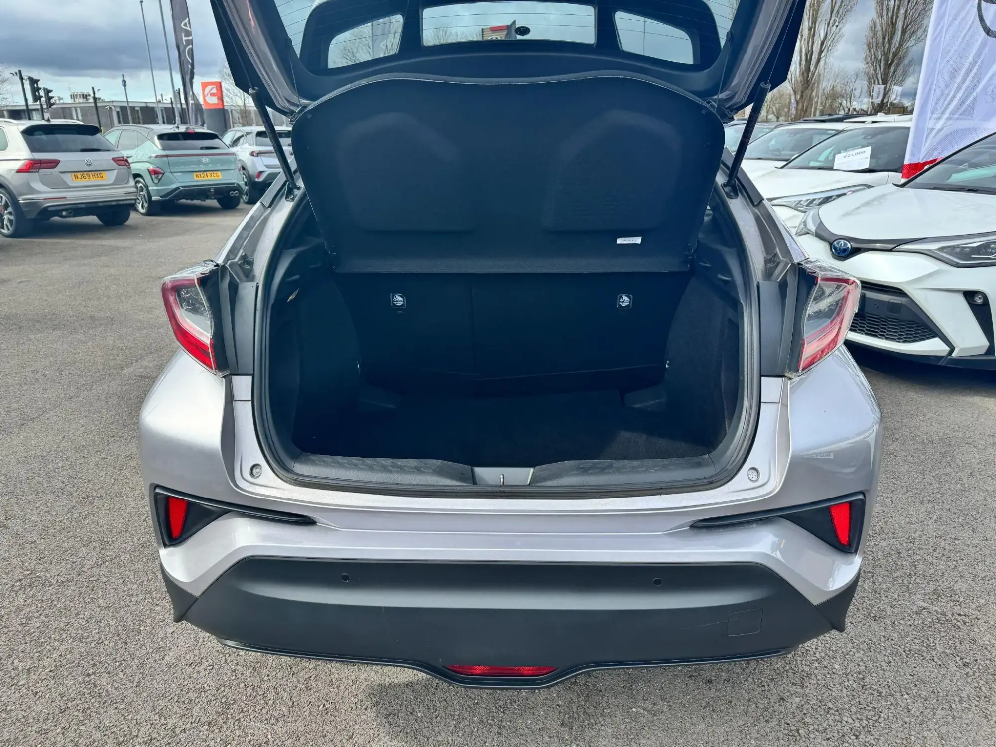 Toyota C-HR Image 10 Toyota C-HR Image 10