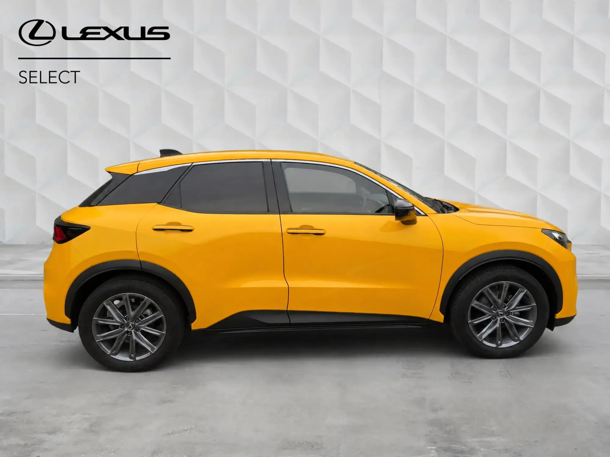 Lexus LBX 1.5 VVT-iE Premium Plus E-CVT Euro 6 (s/s) 5dr NX74UHE Image 2 Lexus LBX 1.5 VVT-iE Premium Plus E-CVT Euro 6 (s/s) 5dr NX74UHE Image 2