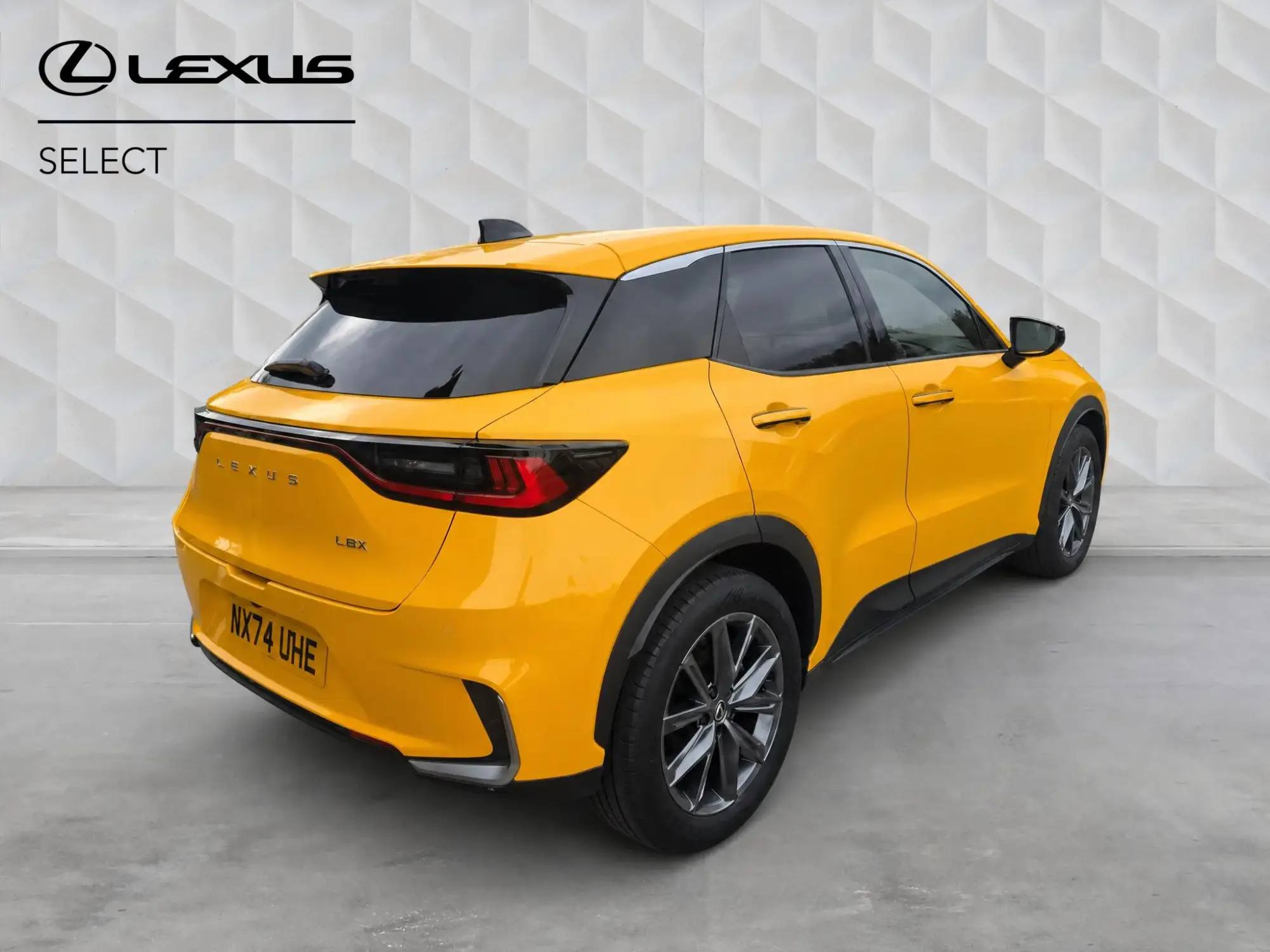 Lexus LBX 1.5 VVT-iE Premium Plus E-CVT Euro 6 (s/s) 5dr NX74UHE Image 3 Lexus LBX 1.5 VVT-iE Premium Plus E-CVT Euro 6 (s/s) 5dr NX74UHE Image 3