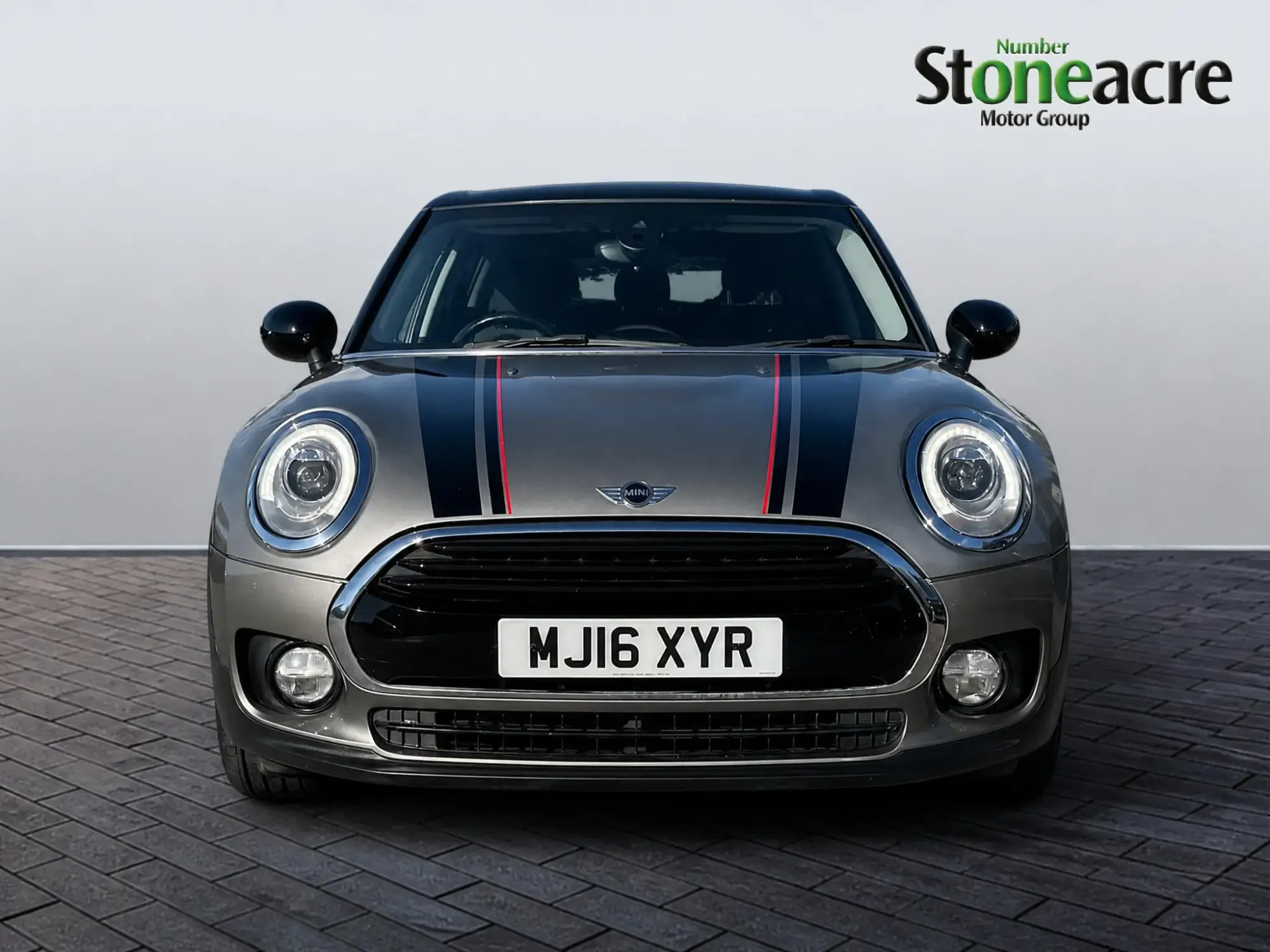 MINI Clubman Clubman Cooper MJ16XYR Image 2