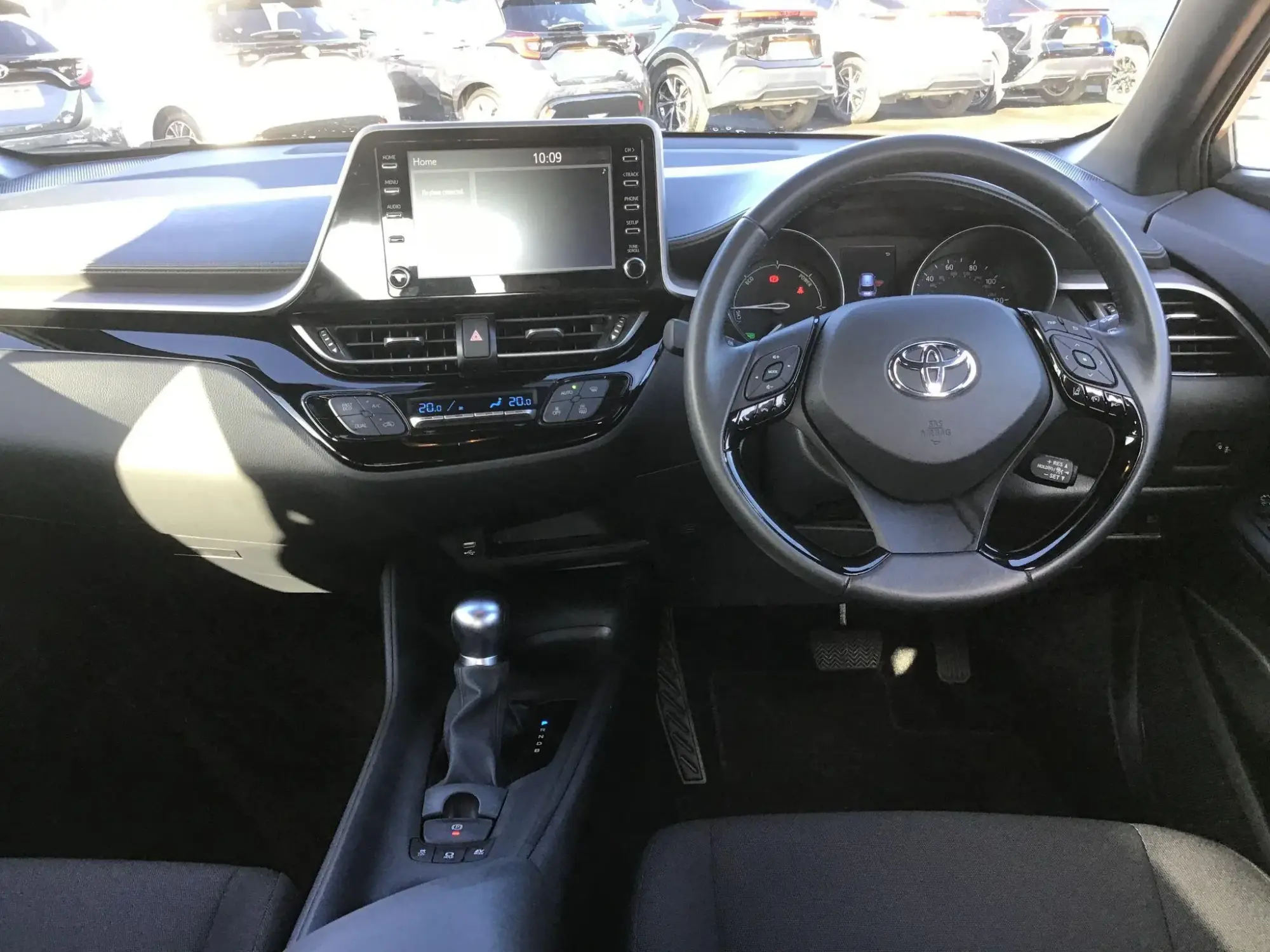 Toyota C-HR Self-Charging Hybrid Image 6 Toyota C-HR Self-Charging Hybrid Image 6