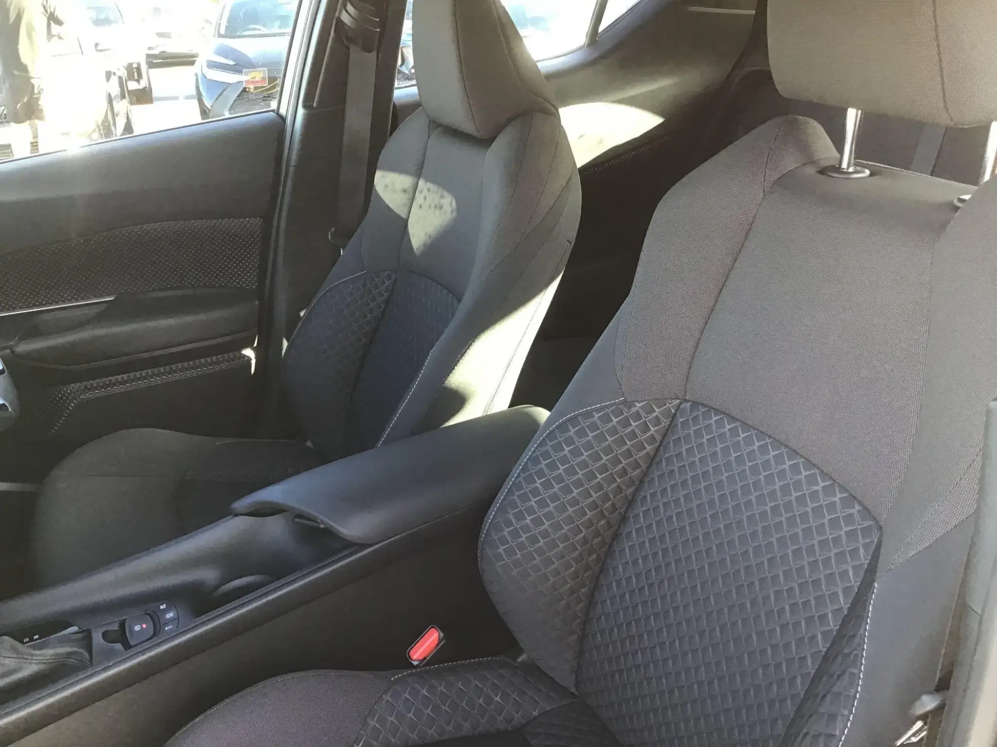 Toyota C-HR Self-Charging Hybrid Image 14 Toyota C-HR Self-Charging Hybrid Image 14