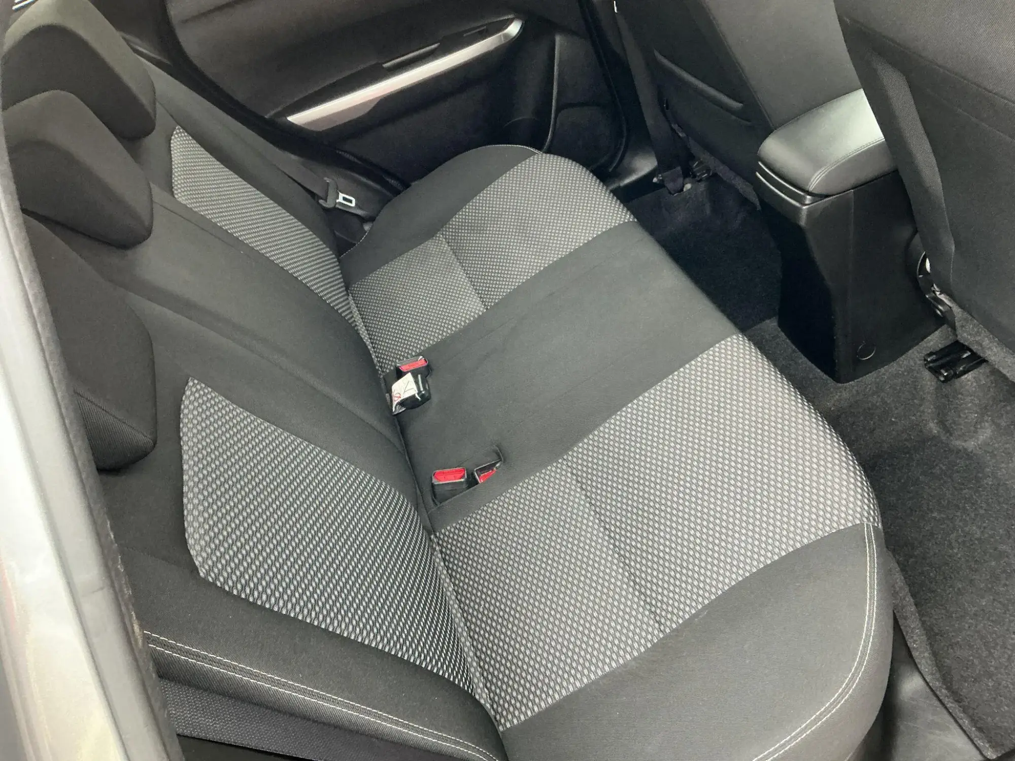 Suzuki Vitara Image 16