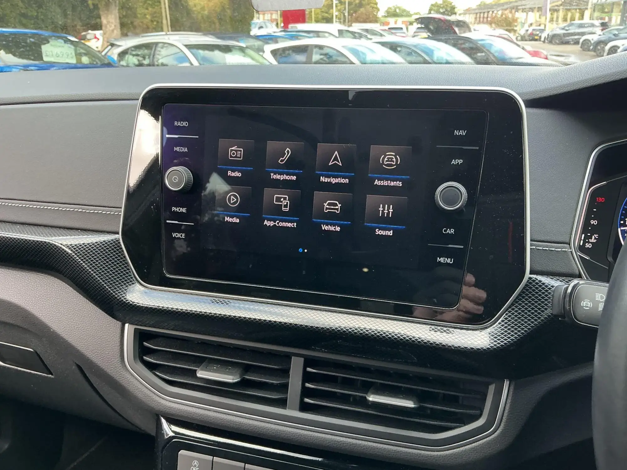 Volkswagen T-Cross Image 24