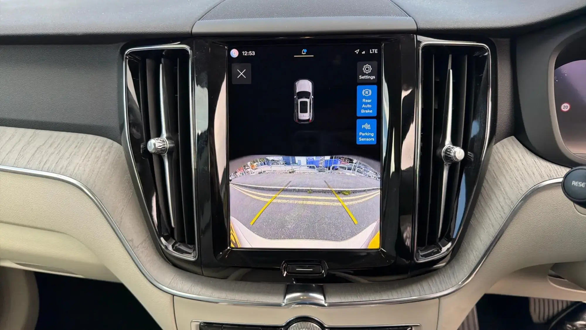 Volvo XC60 Image 18 Volvo XC60 Image 18