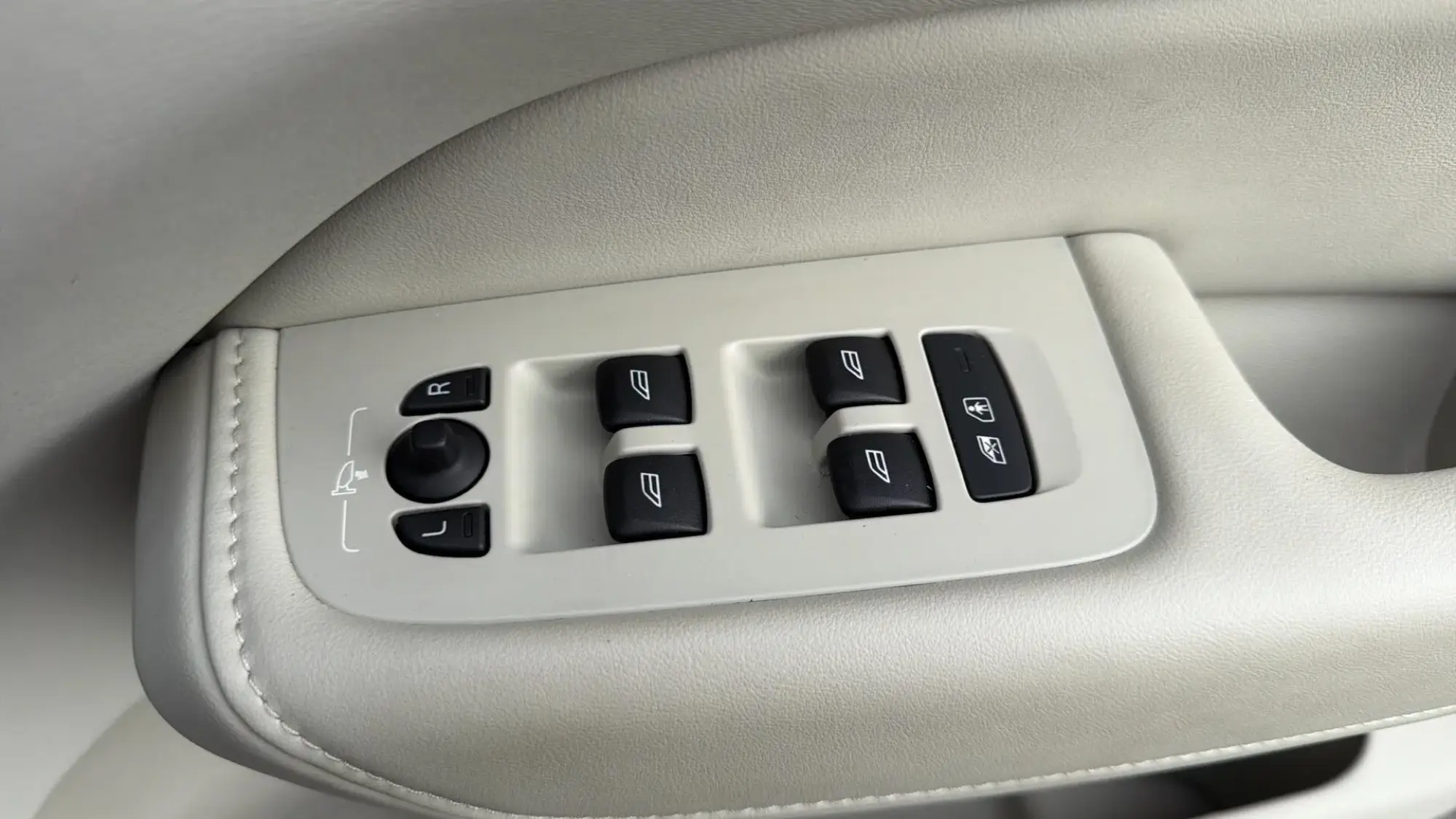 Volvo XC60 Image 23 Volvo XC60 Image 23