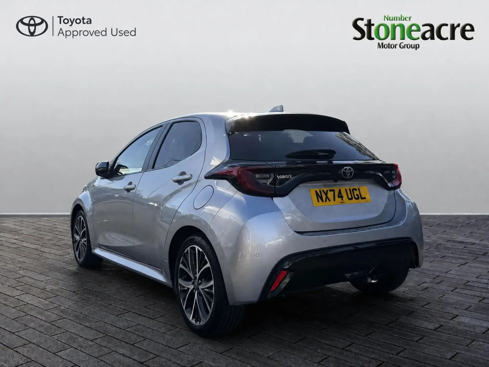 Toyota Yaris Hybrid Image 5