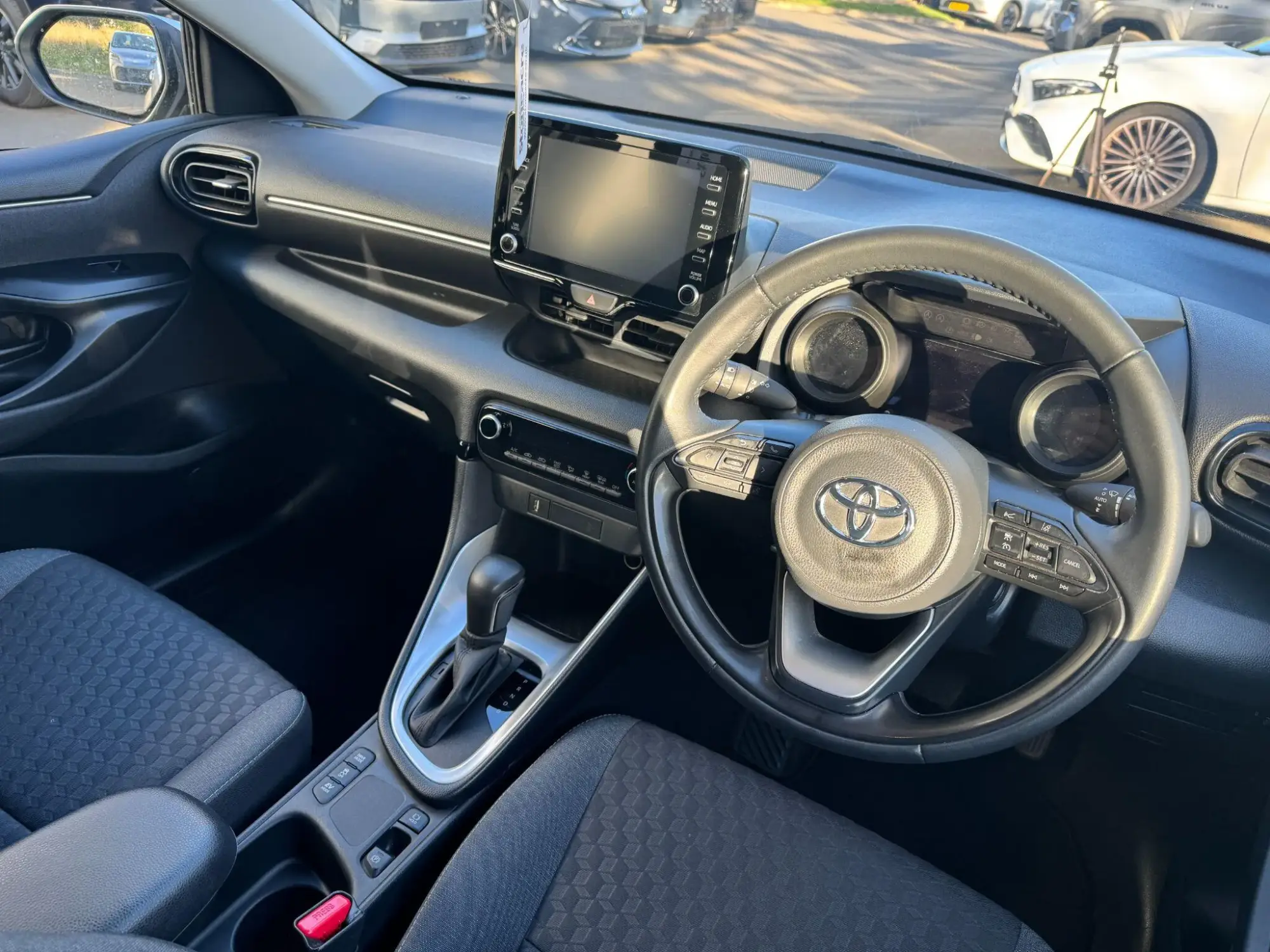 Toyota Yaris Hybrid Image 16 Toyota Yaris Hybrid Image 16