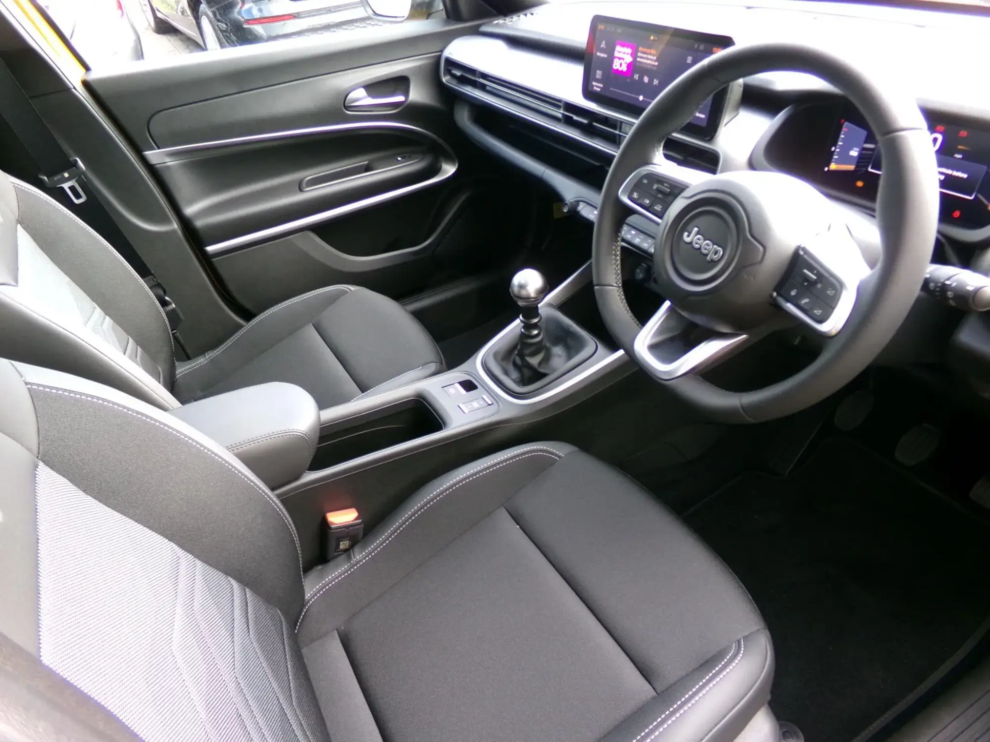 Jeep Avenger Image 11