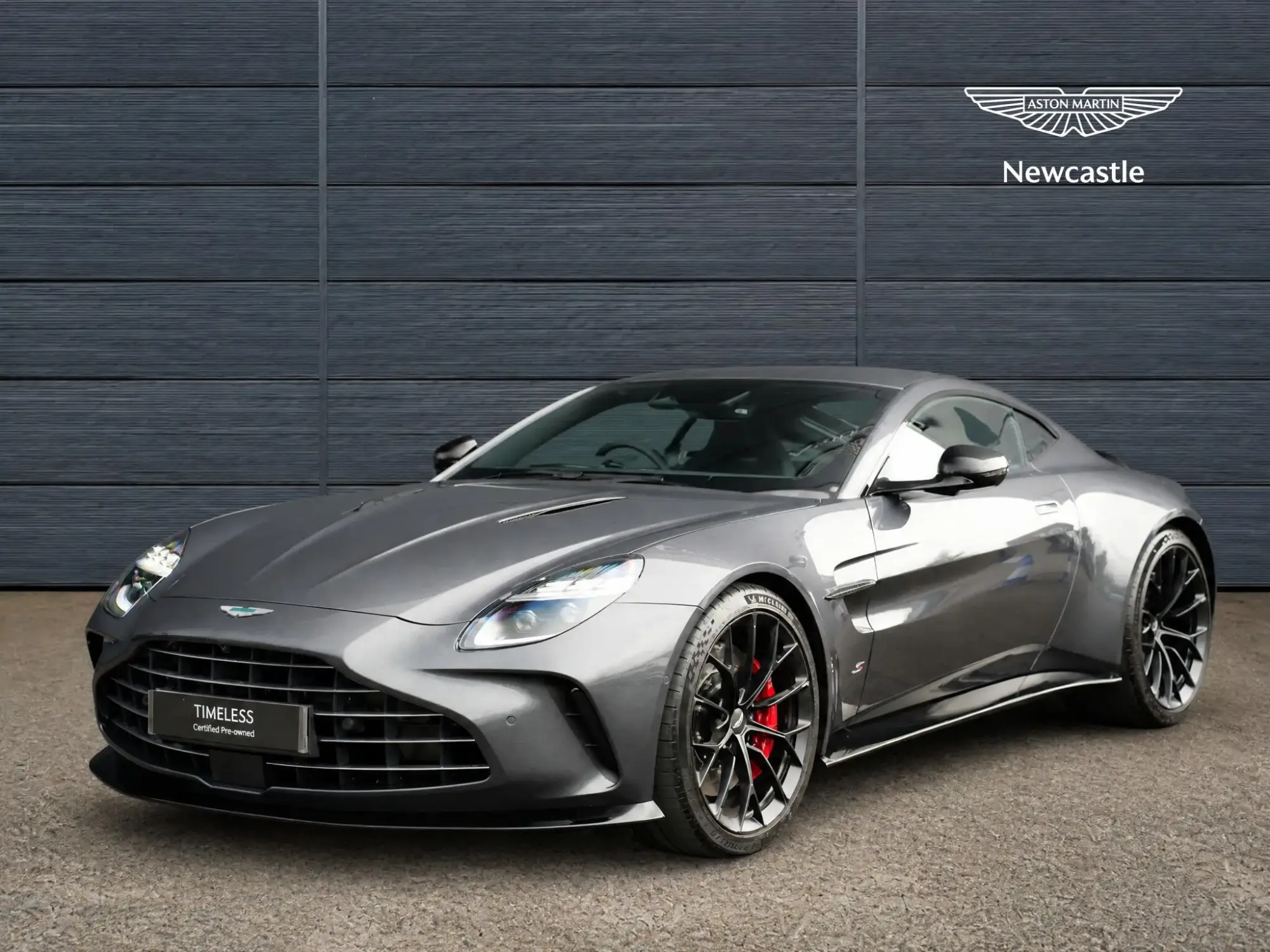 Aston Martin Vantage Image 3