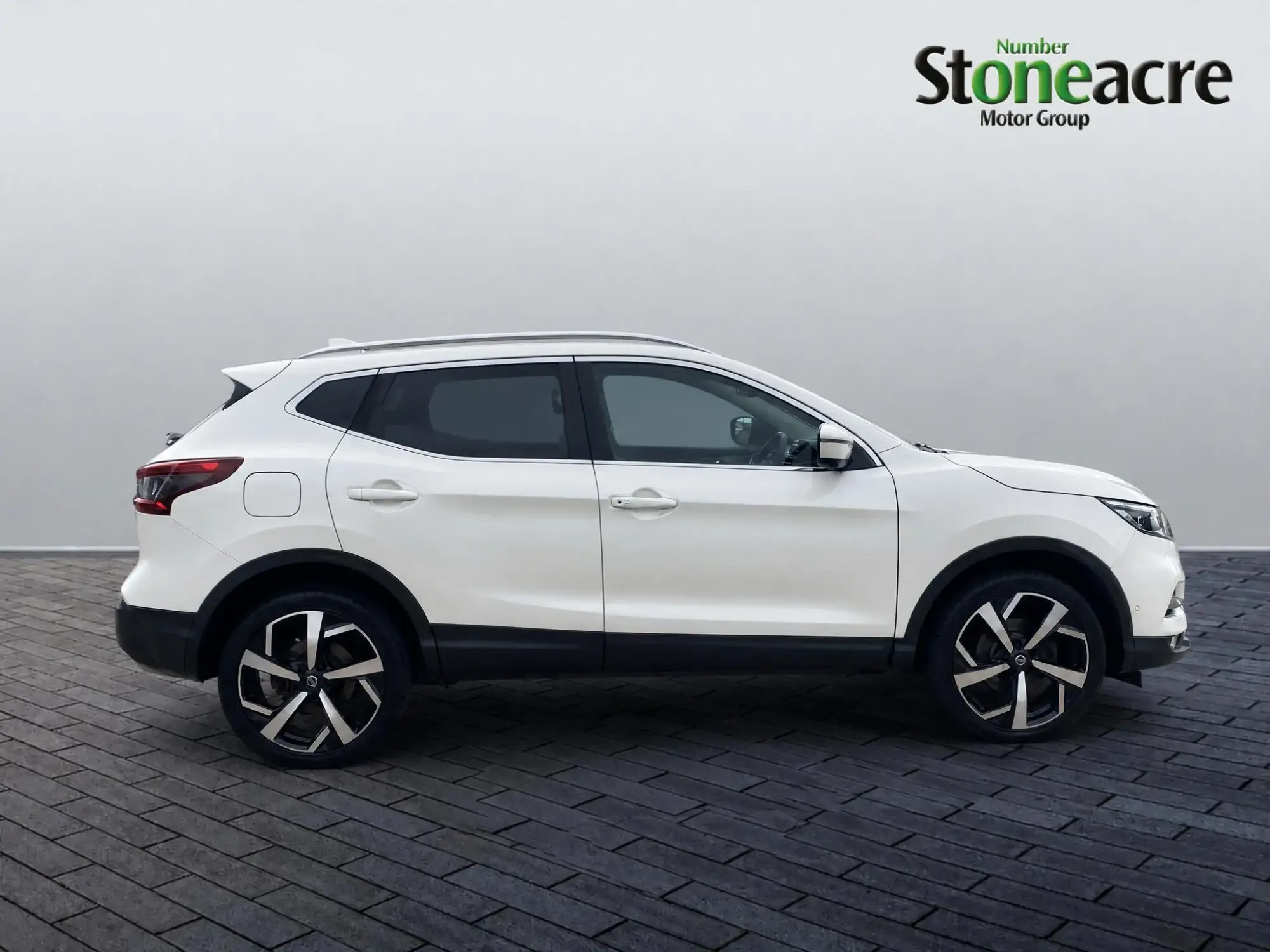 Nissan Qashqai 1.2 DIG-T Tekna SUV 5dr Petrol Manual Euro 6 (s/s) (115 ps) YB67XUY Image 2 Nissan Qashqai 1.2 DIG-T Tekna SUV 5dr Petrol Manual Euro 6 (s/s) (115 ps) YB67XUY Image 2