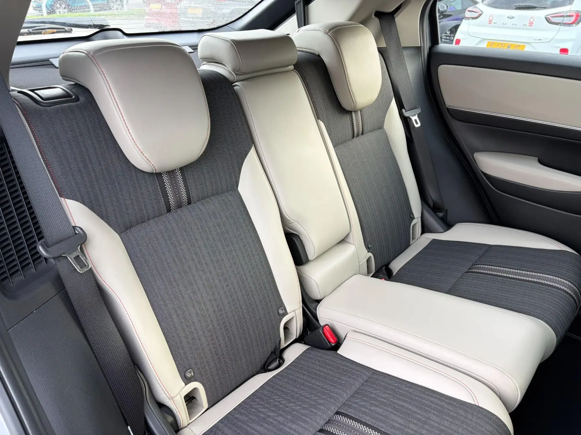 Honda HR-V Hybrid Image 17