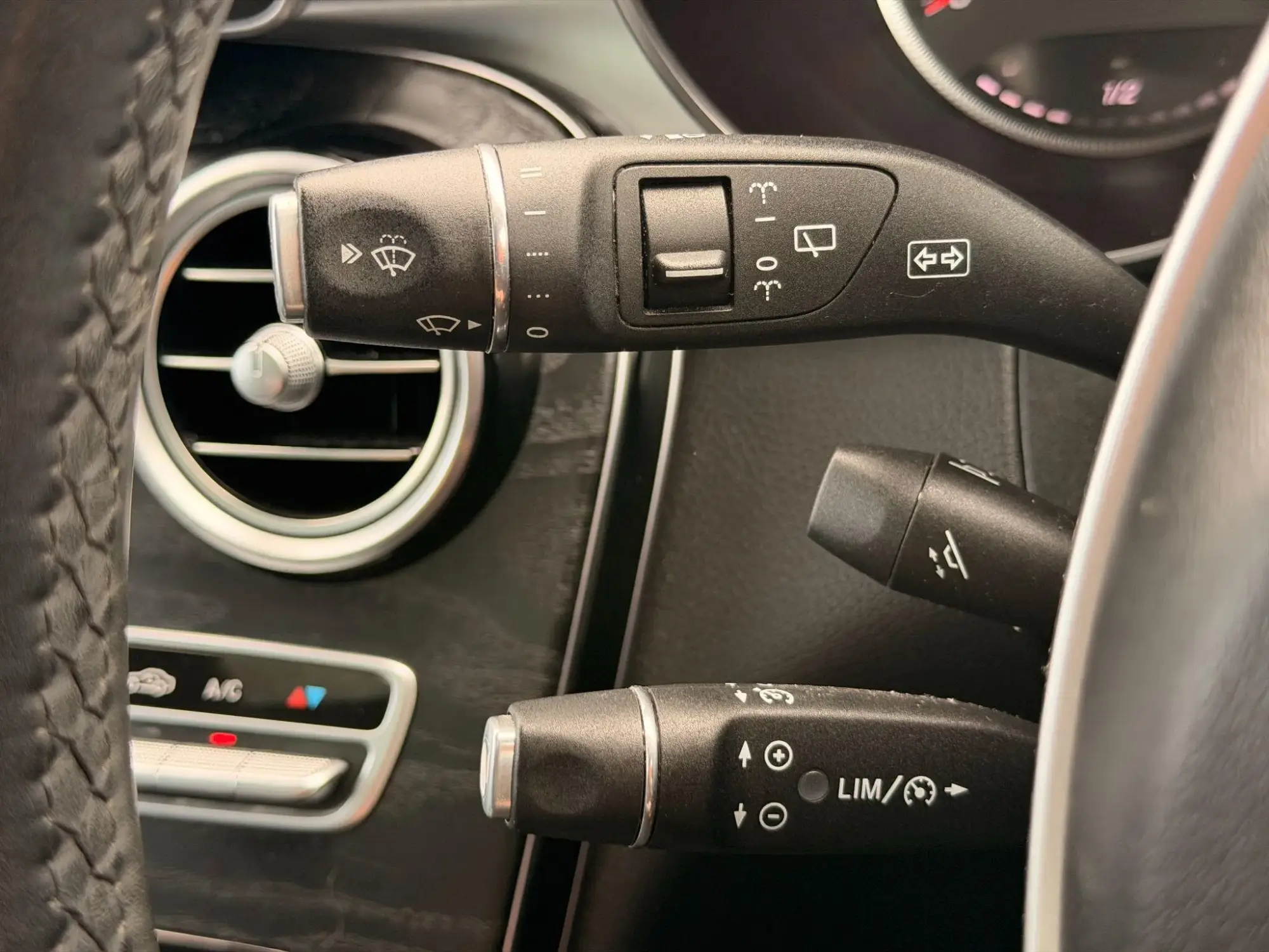 Mercedes-Benz GLC Image 27 Mercedes-Benz GLC Image 27