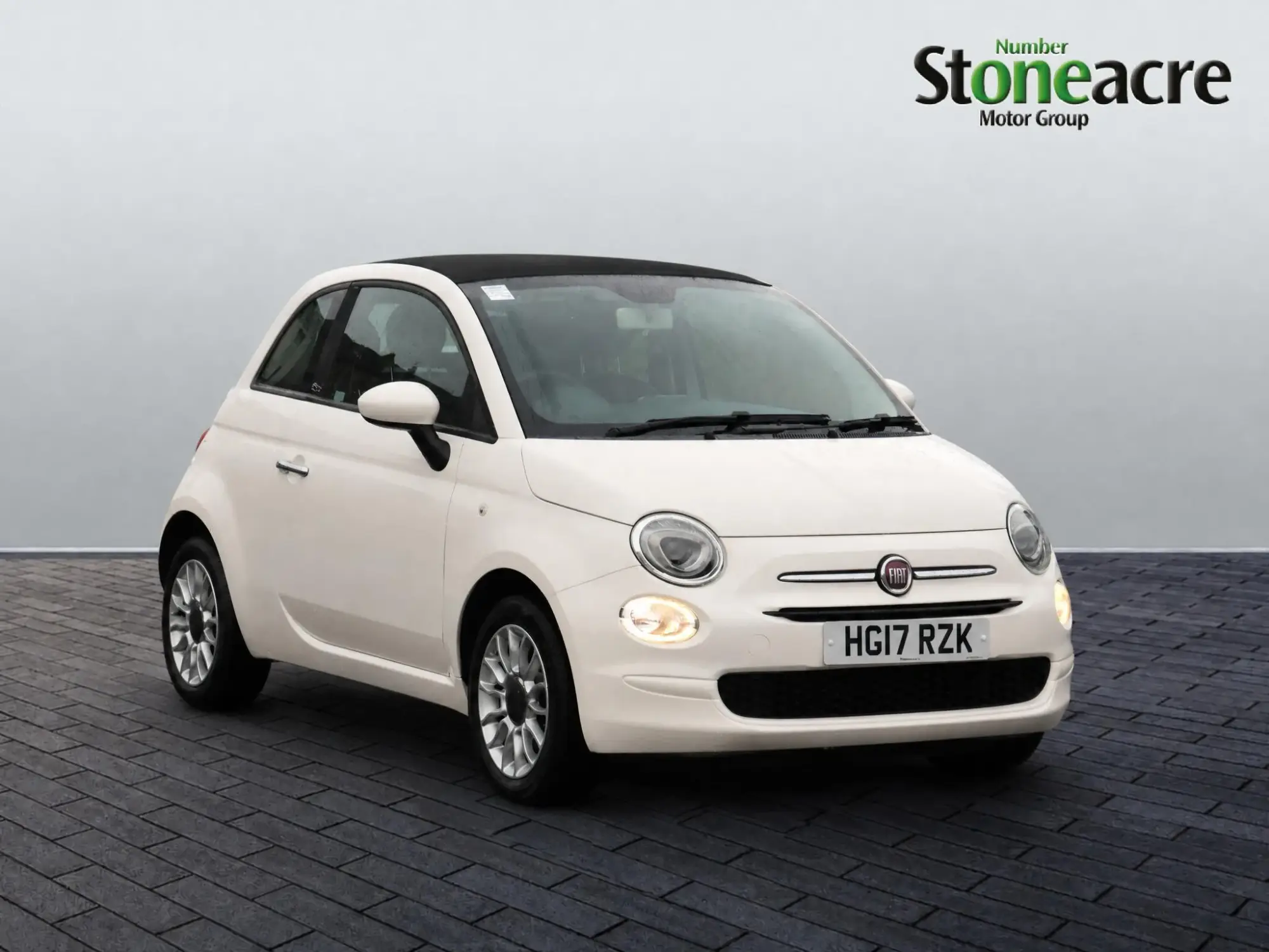 Fiat 500c 1.2 Pop Star Dualogic Euro 6 (s/s) 2dr HG17RZK Image 1 Fiat 500c 1.2 Pop Star Dualogic Euro 6 (s/s) 2dr HG17RZK Image 1