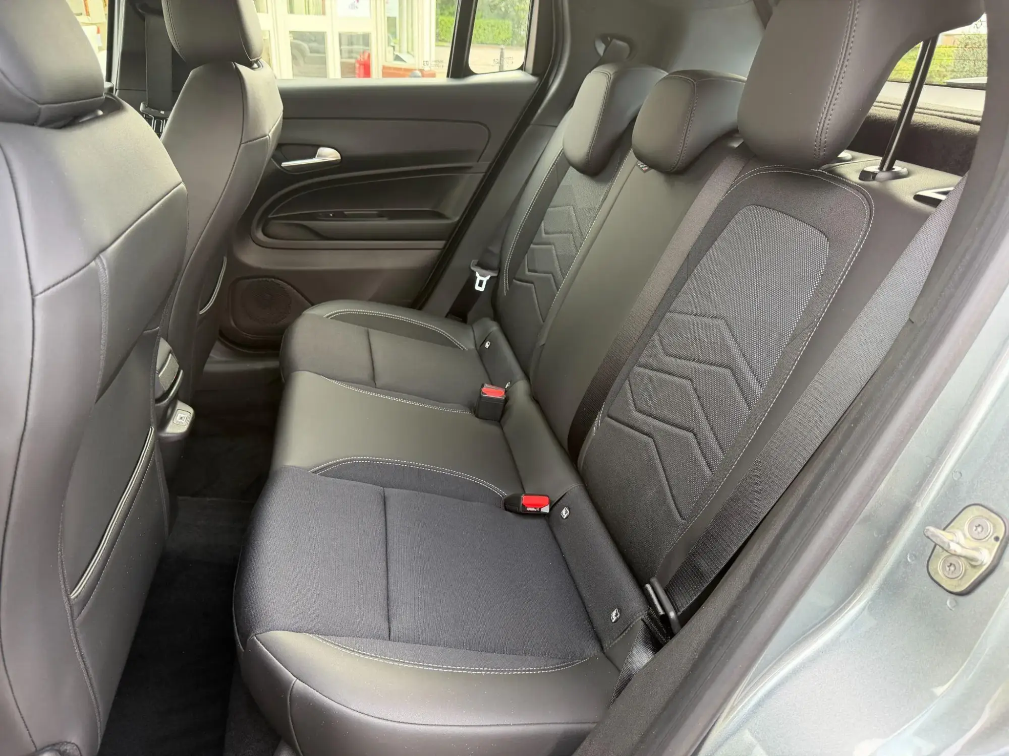 Jeep Avenger Image 11