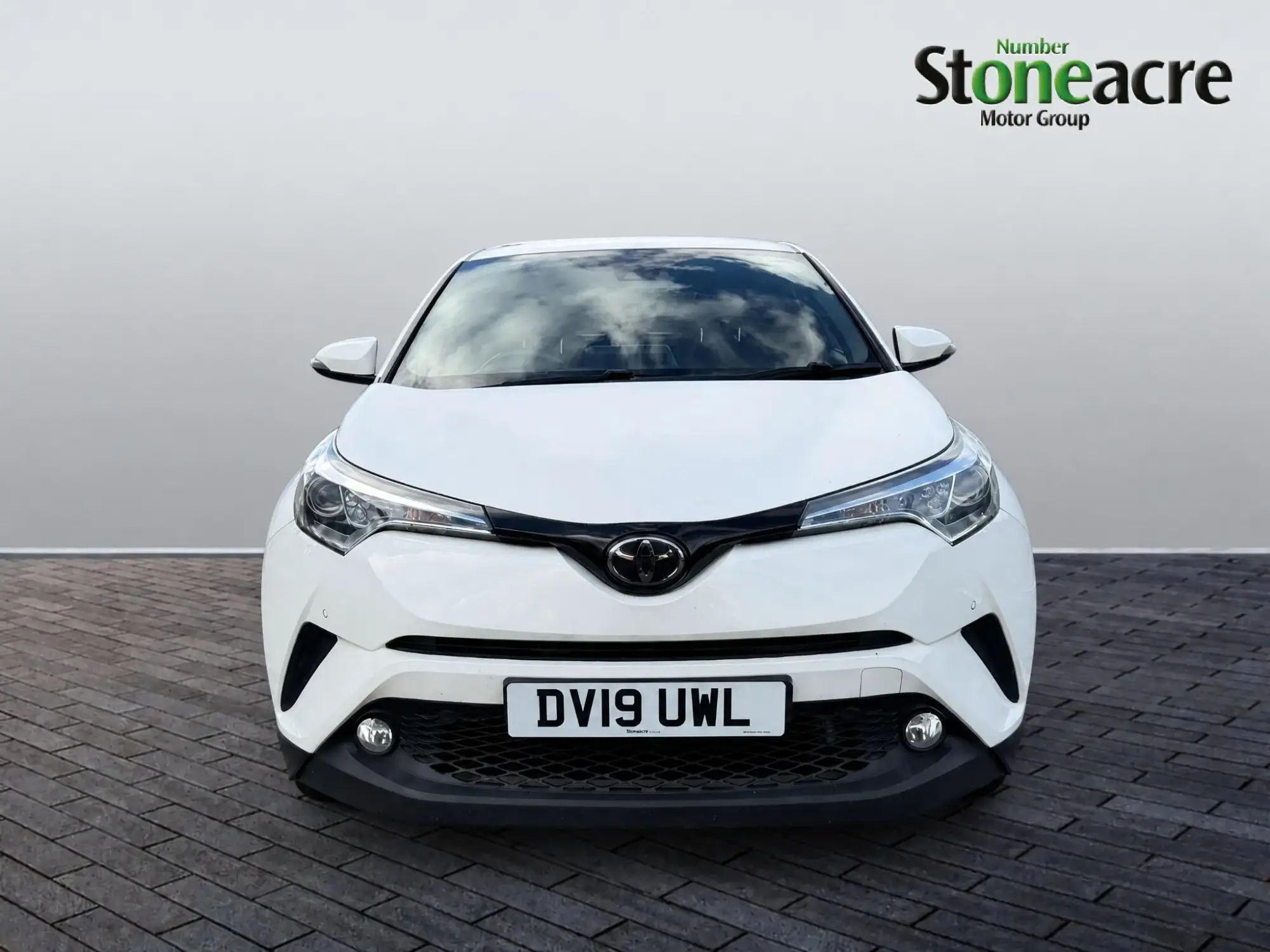 Toyota C-HR 1.2 VVT-i Design Euro 6 (s/s) 5dr DV19UWL Image 2 Toyota C-HR 1.2 VVT-i Design Euro 6 (s/s) 5dr DV19UWL Image 2