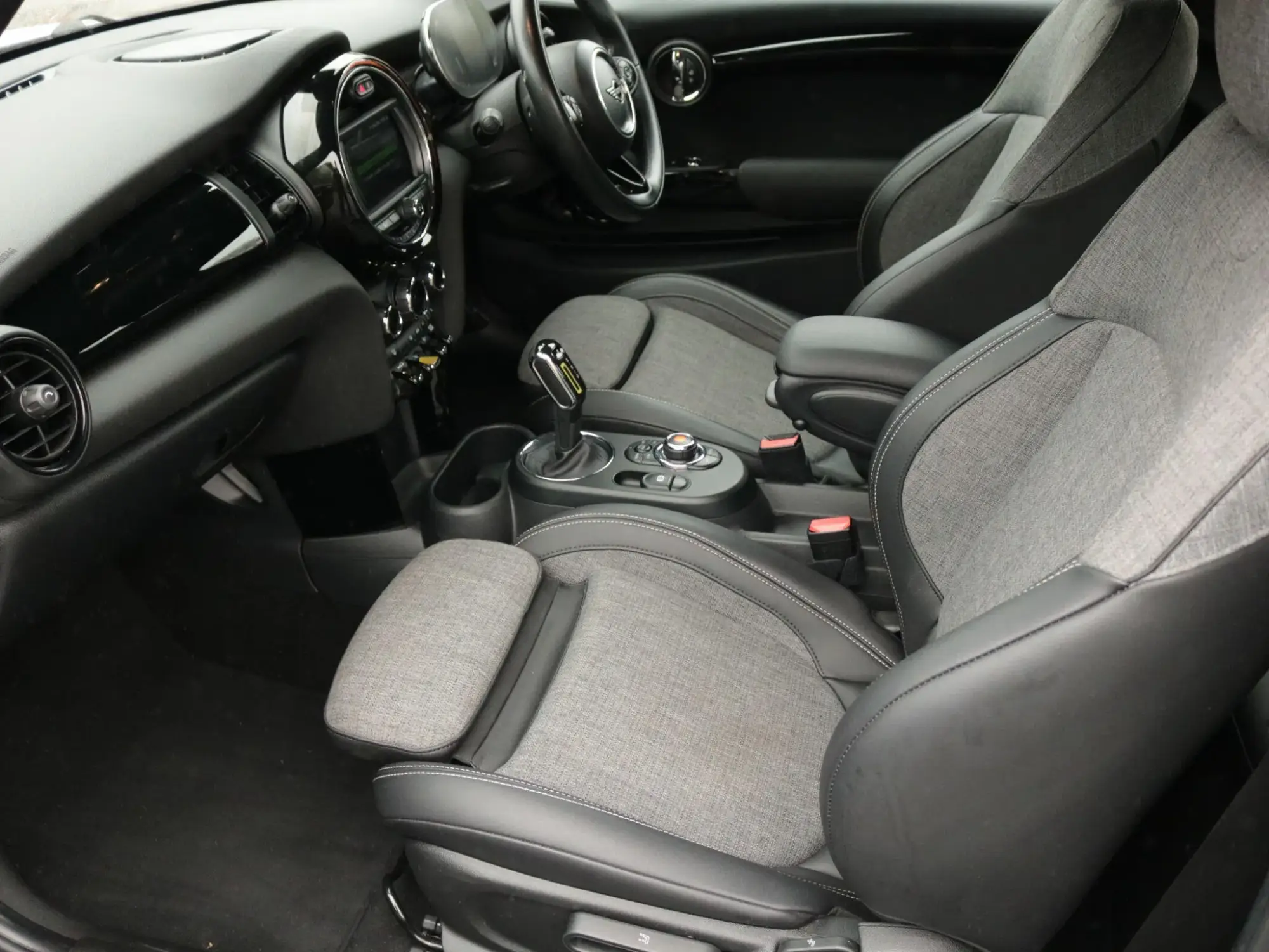 MINI Electric Hatch Image 16