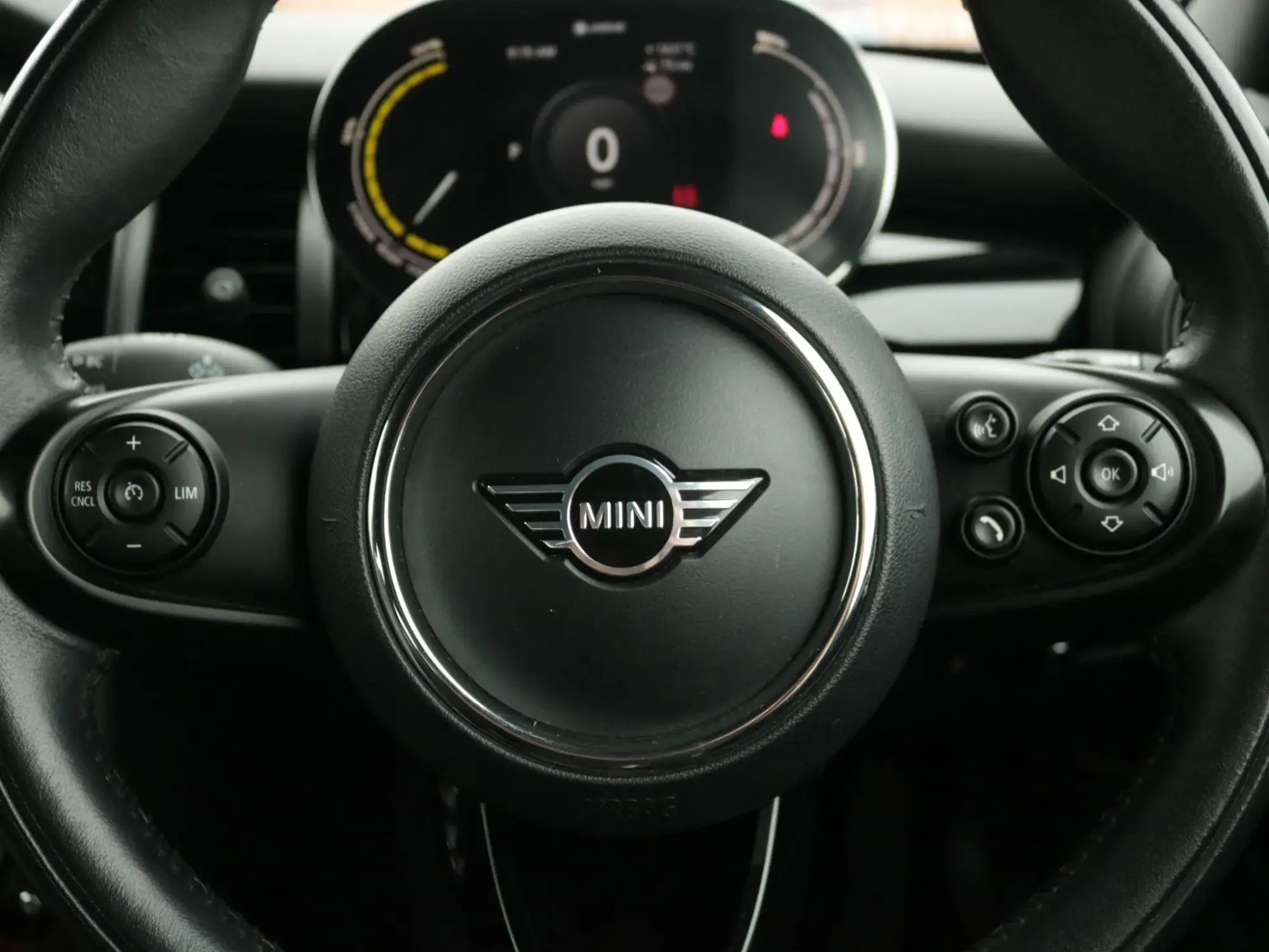 MINI Electric Hatch Image 19