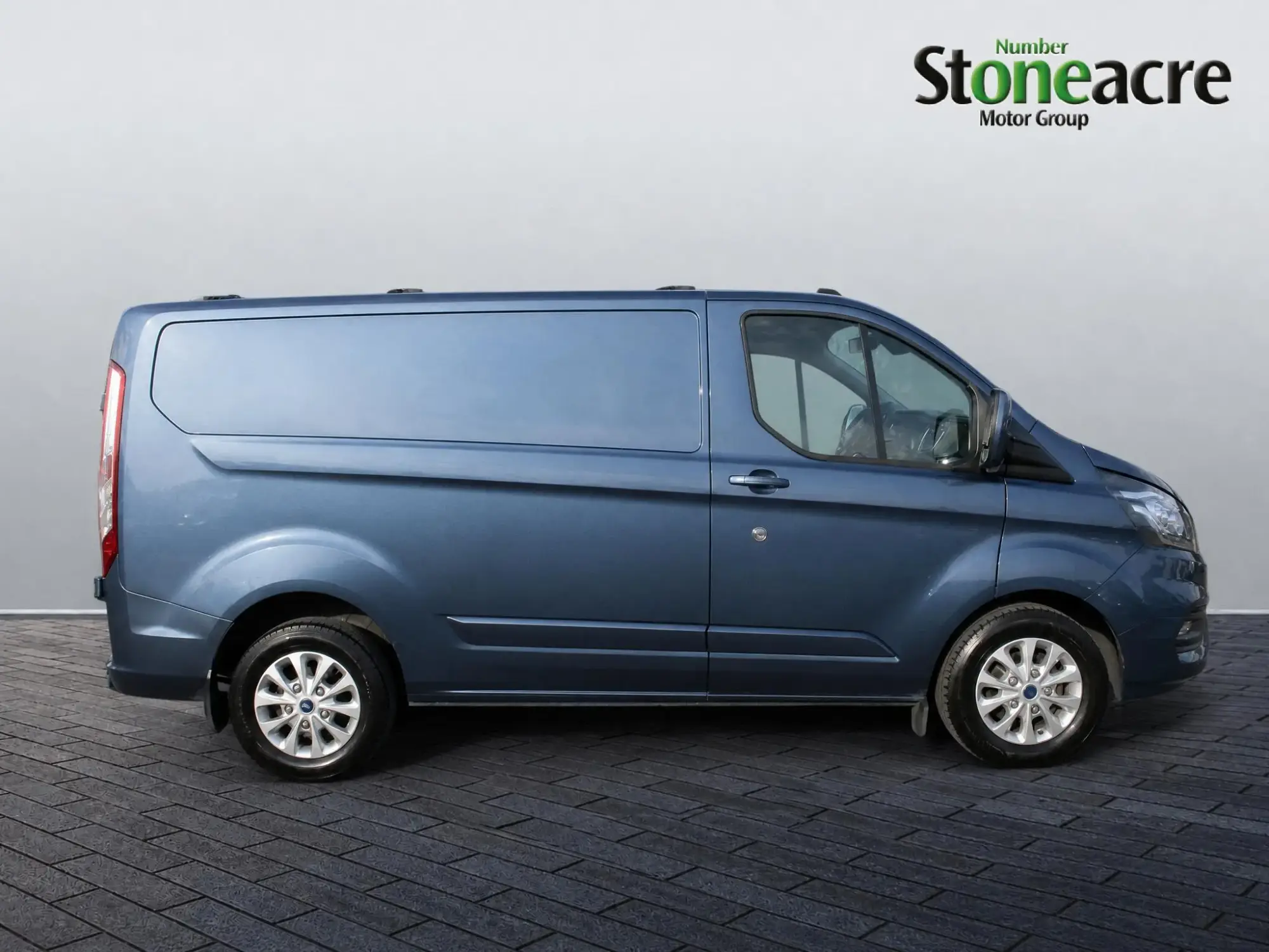 Ford Transit Custom 2.0 300 EcoBlue Limited L1 H1 Euro 6 (s/s) 5dr MC23LNZ Image 2 Ford Transit Custom 2.0 300 EcoBlue Limited L1 H1 Euro 6 (s/s) 5dr MC23LNZ Image 2