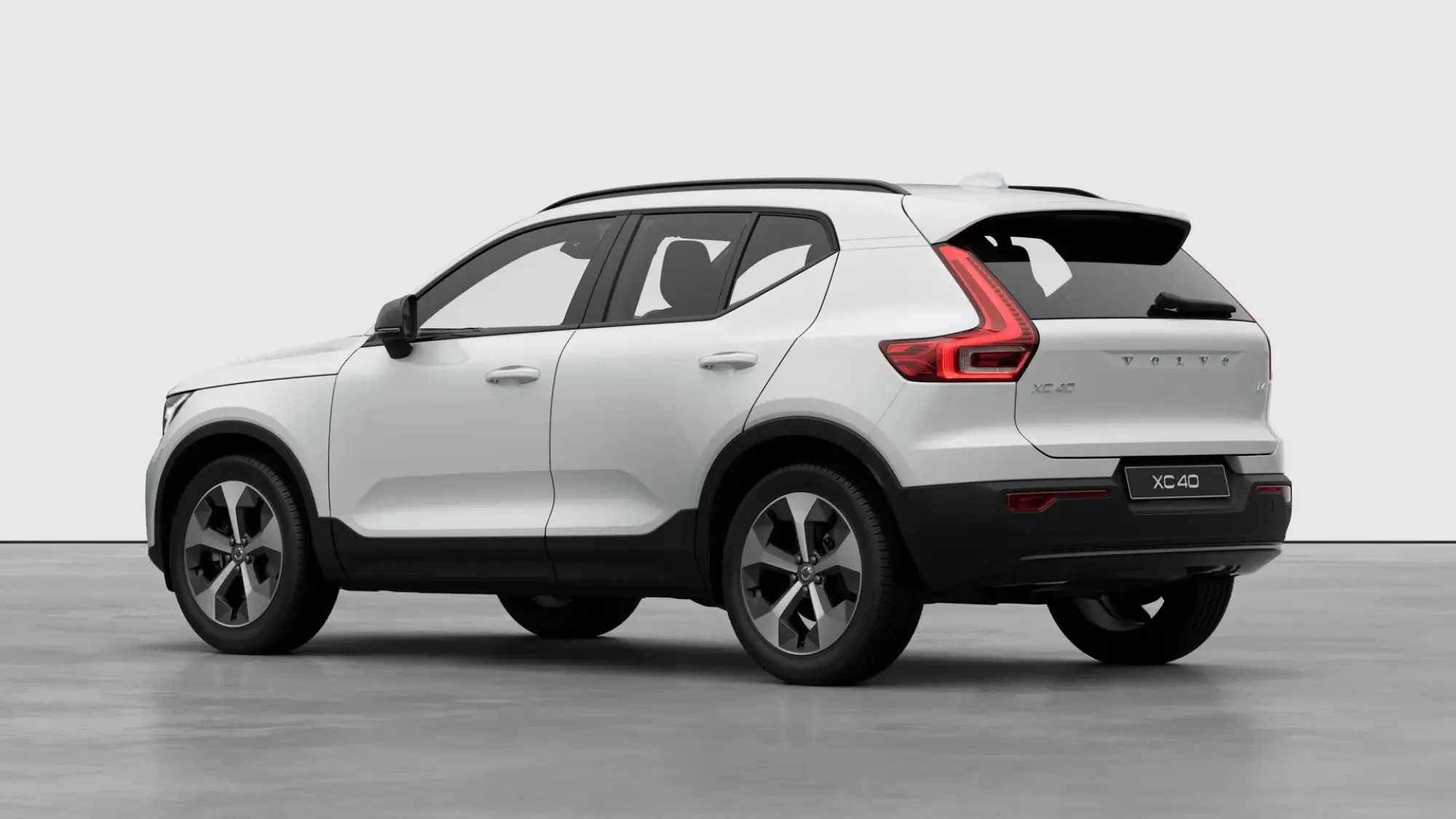 Volvo XC40 2.0 B4P Plus Dark 5dr Auto Image 3 Volvo XC40 2.0 B4P Plus Dark 5dr Auto Image 3